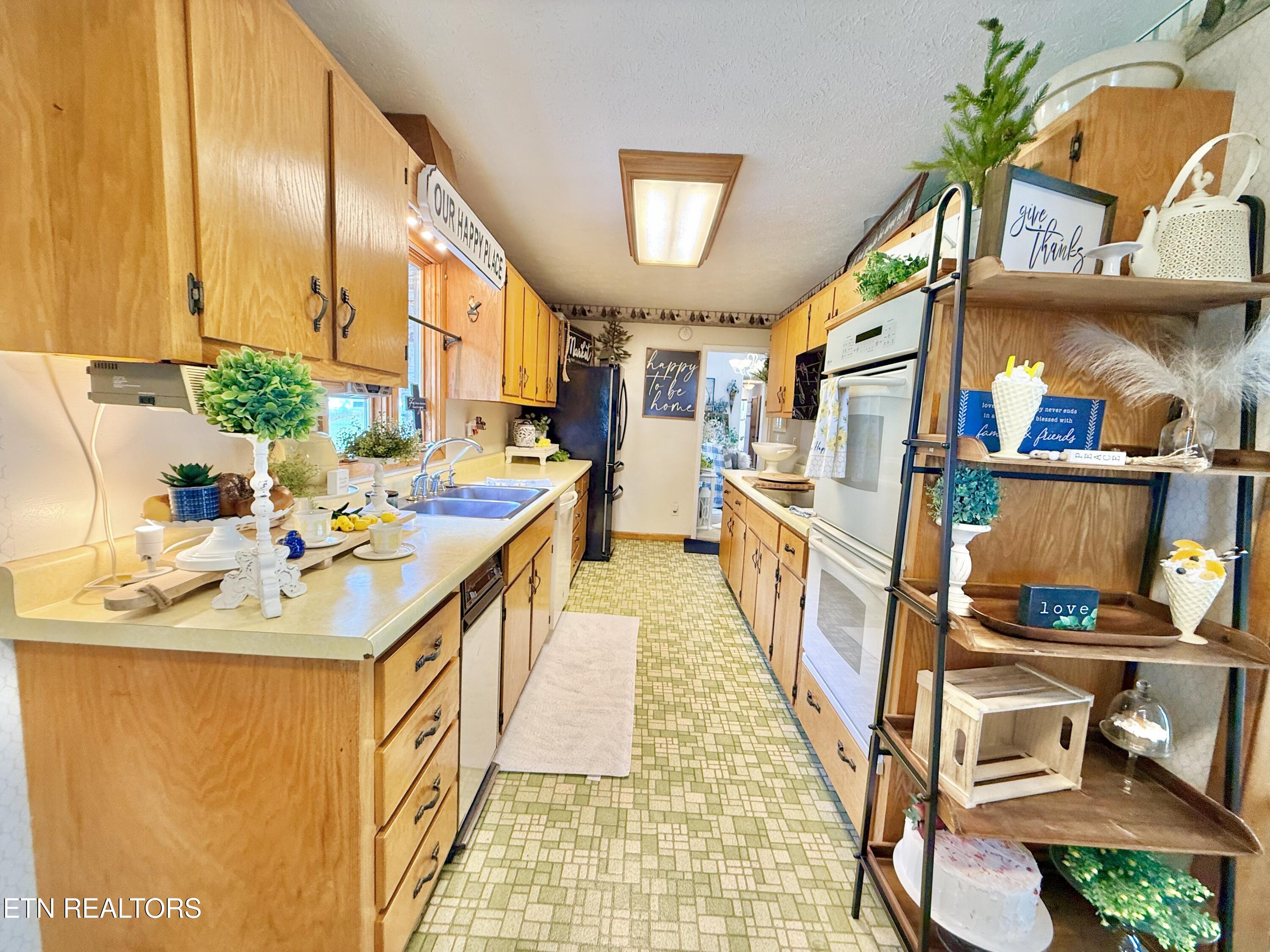 149 Timbuktooo Lane Speedwell TN 37870
