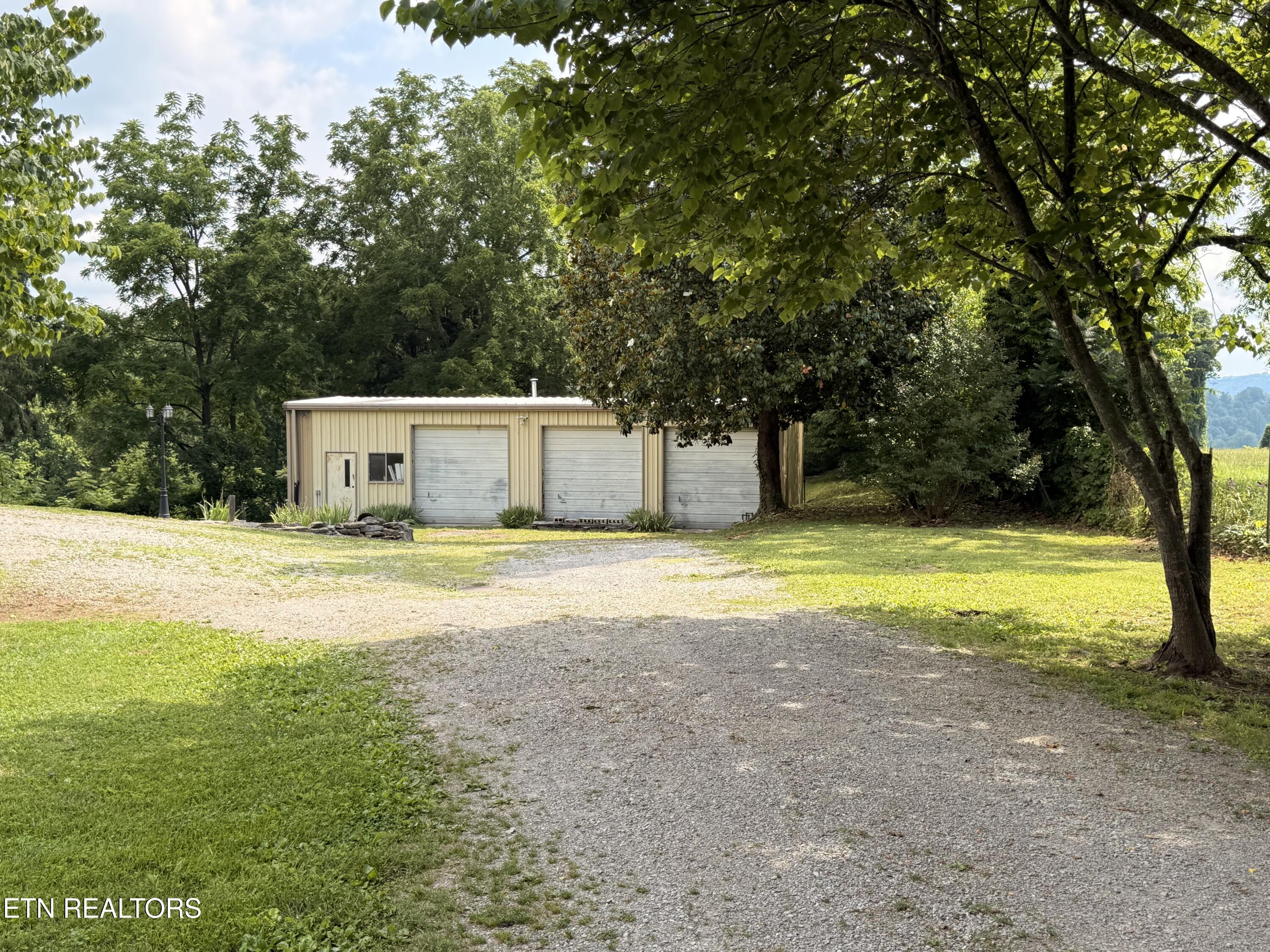 149 Timbuktooo Lane Speedwell TN 37870