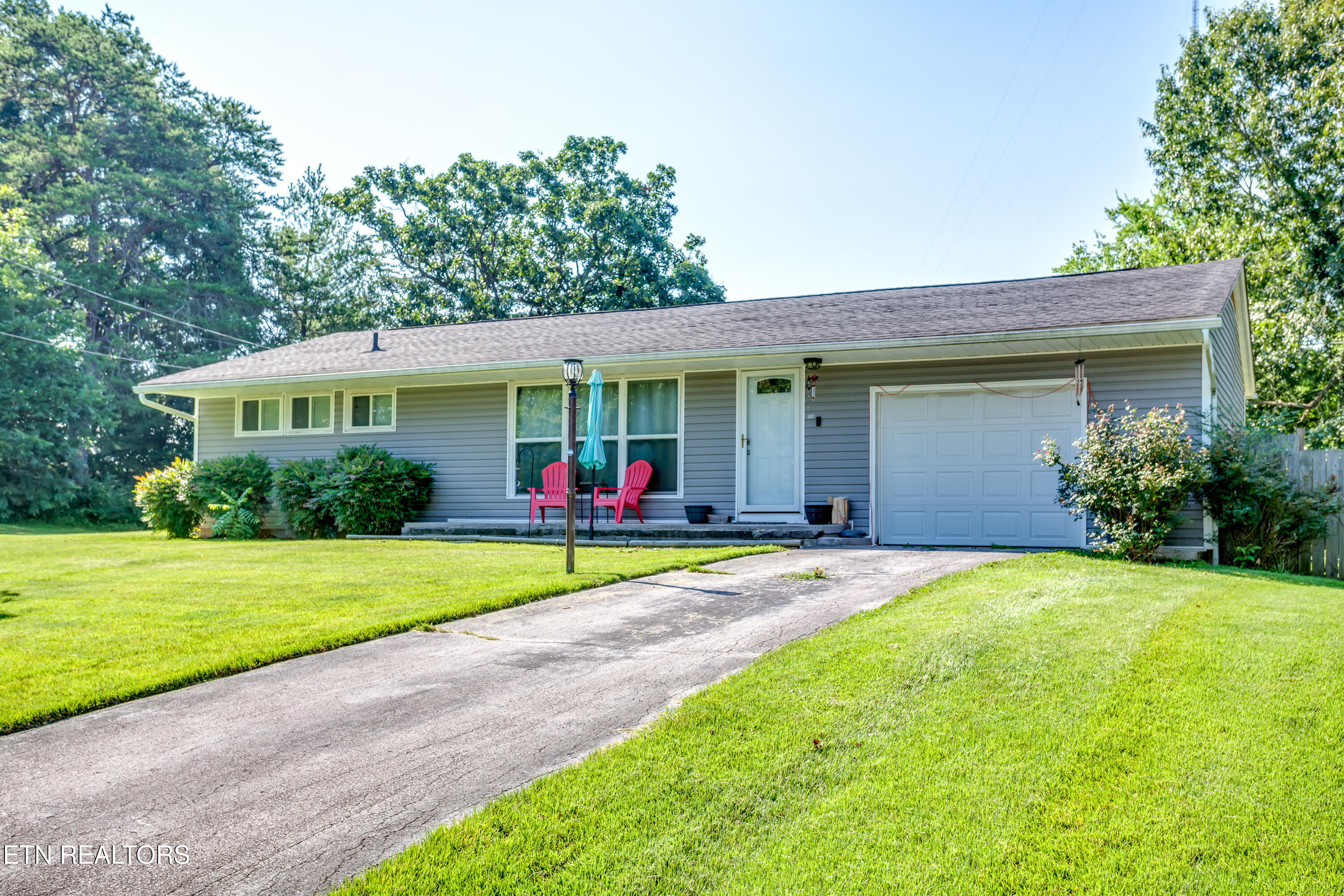 1306 E East Walnut Grove Drive Knoxville TN 37918