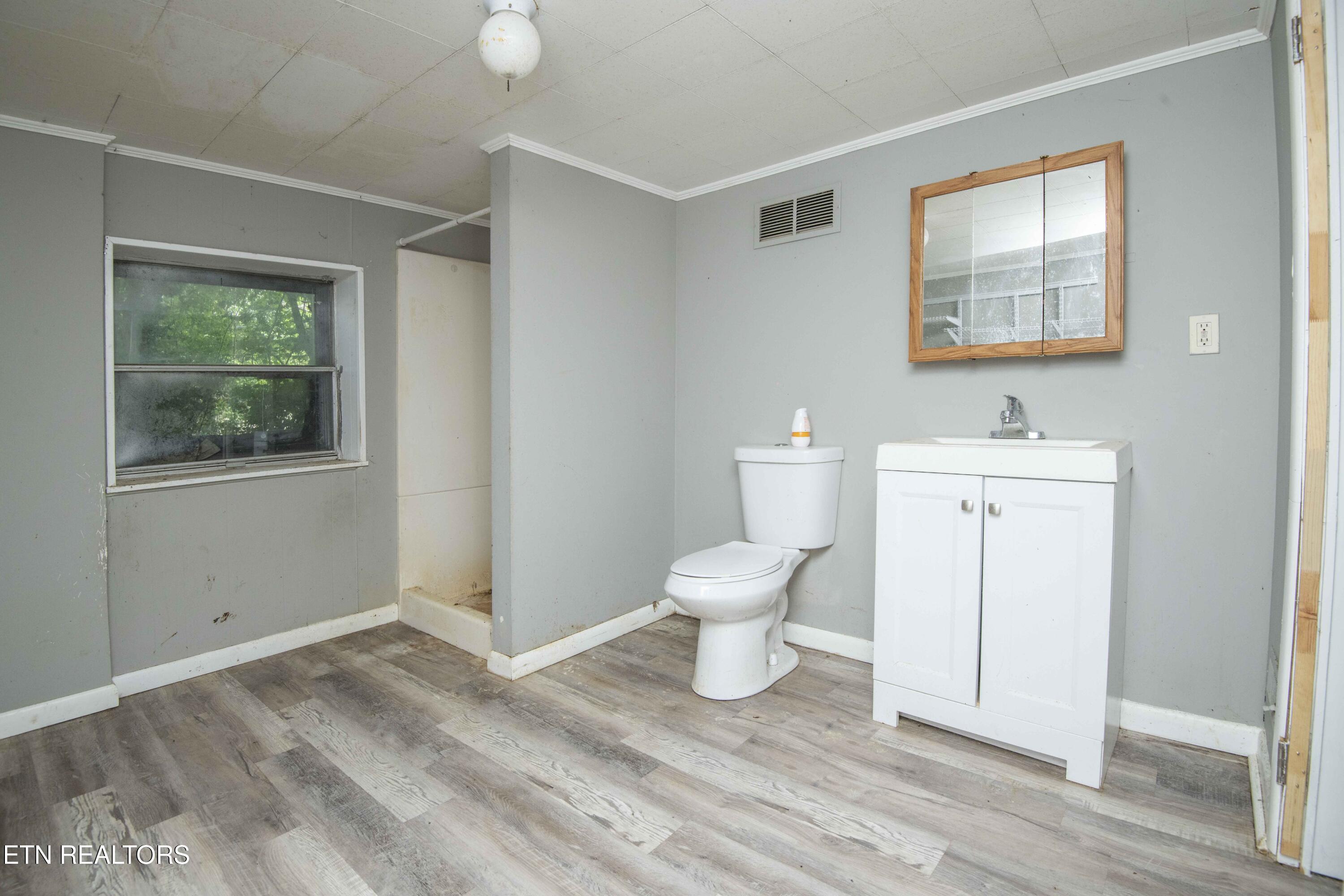 325 W Hills Drive Lenoir City TN 37771