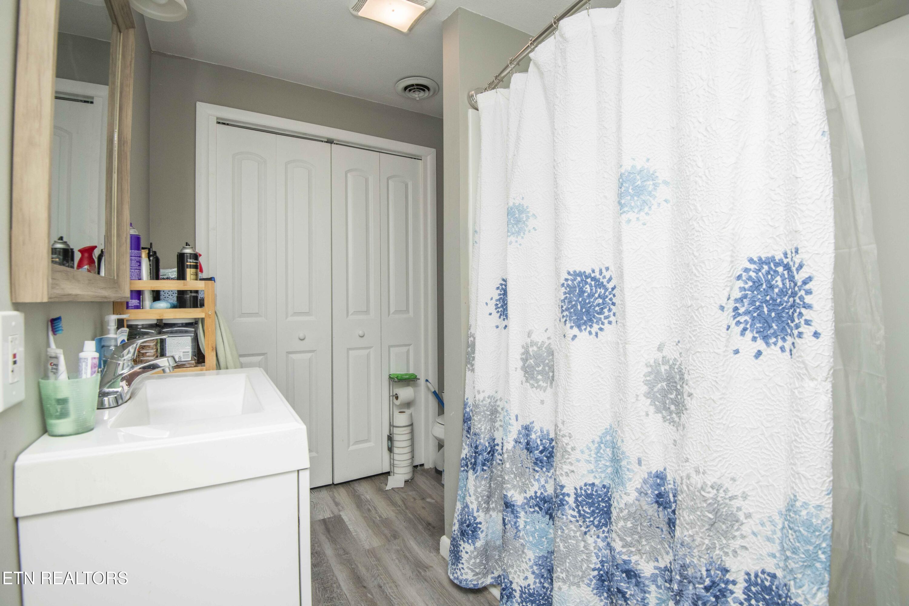 325 W Hills Drive Lenoir City TN 37771