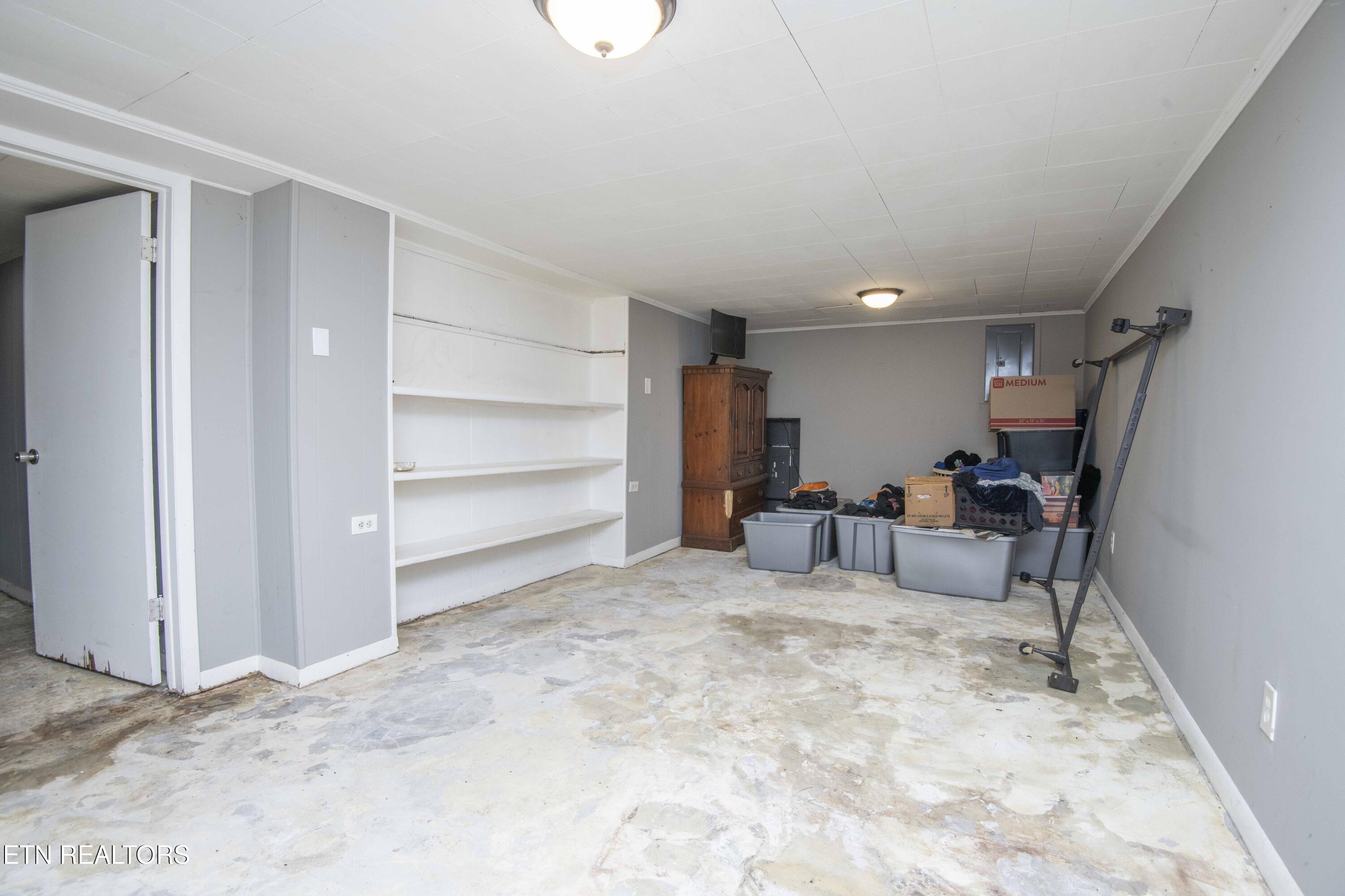 325 W Hills Drive Lenoir City TN 37771