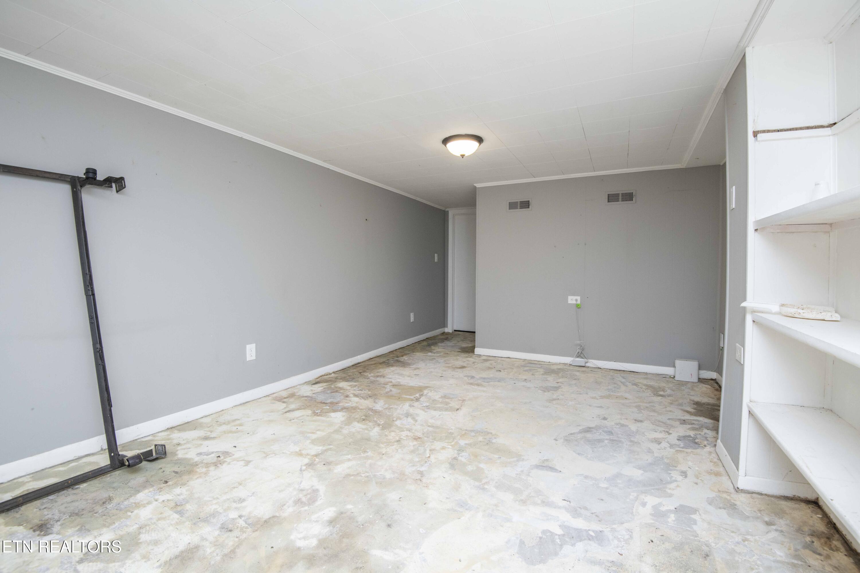 325 W Hills Drive Lenoir City TN 37771