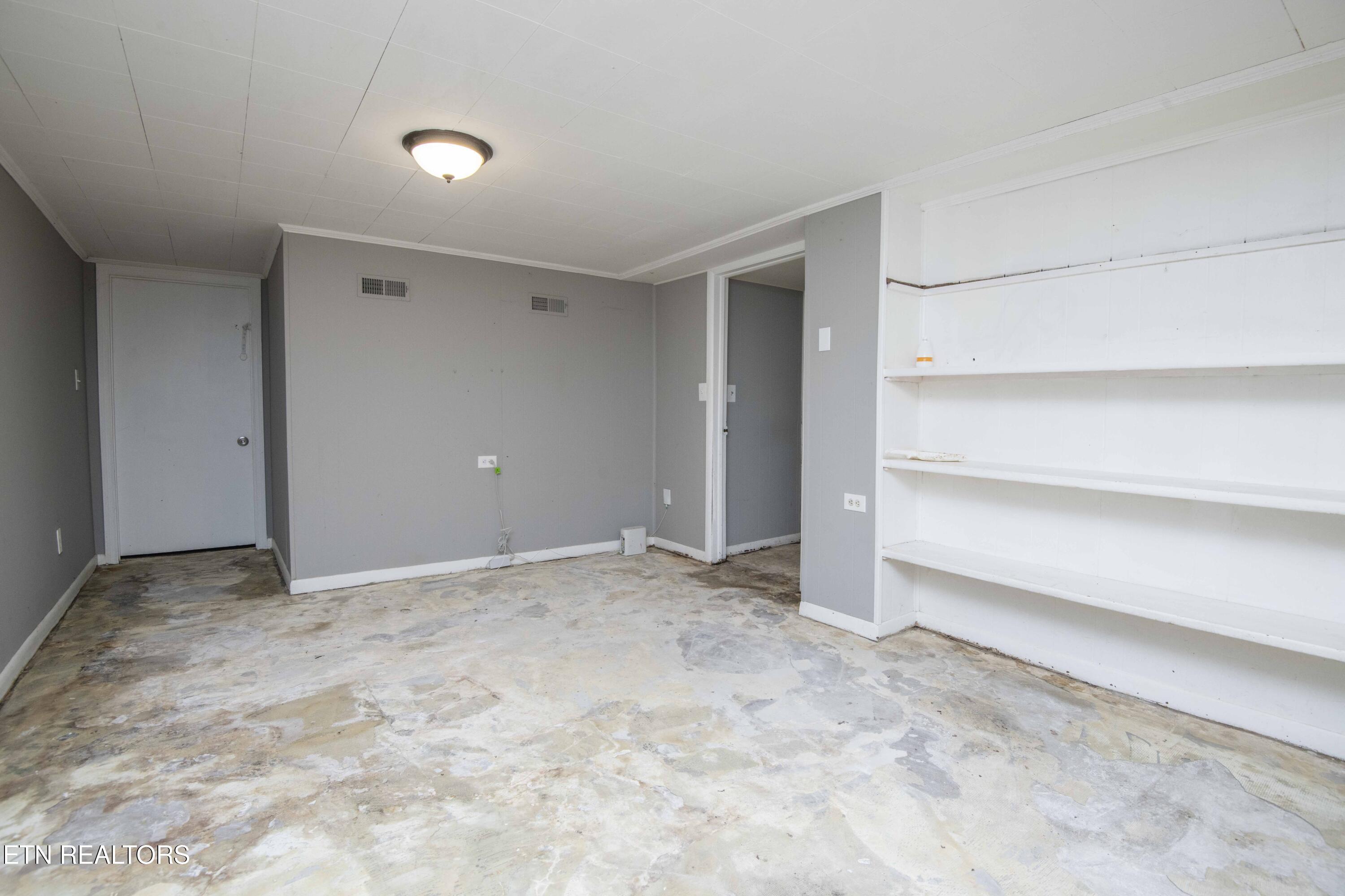 325 W Hills Drive Lenoir City TN 37771