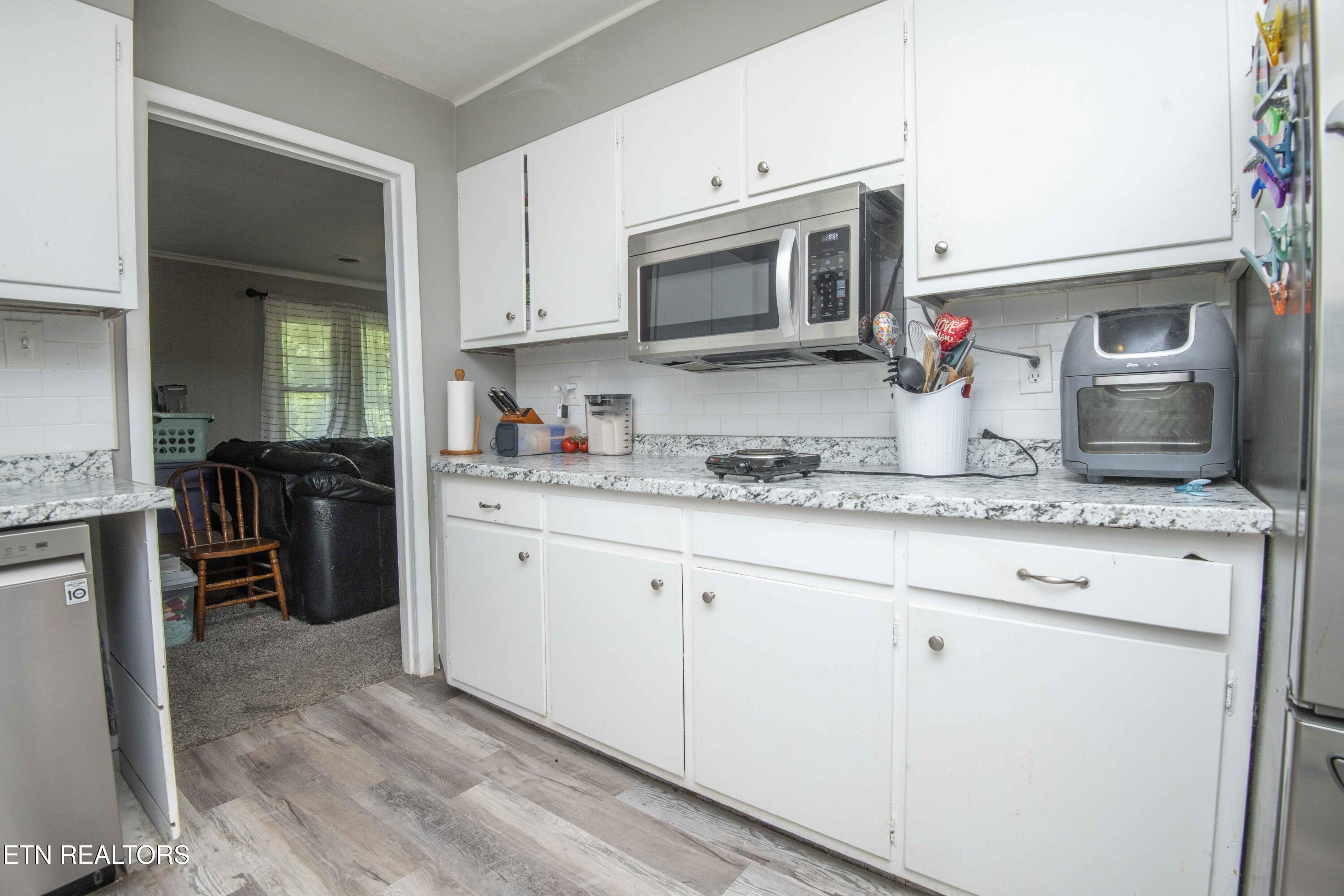 325 W Hills Drive Lenoir City TN 37771