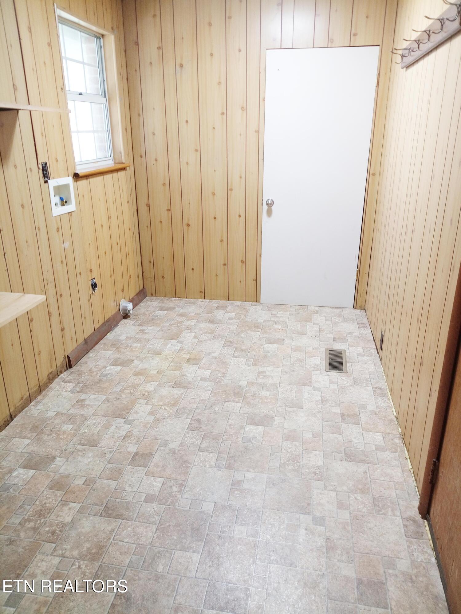 369 Cash Smith Road Drive Oneida TN 37841