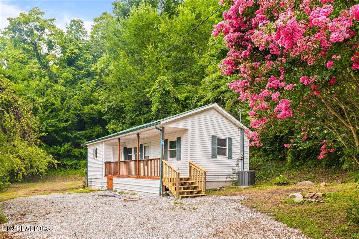 313 N 14th Street Lafollette TN 37766