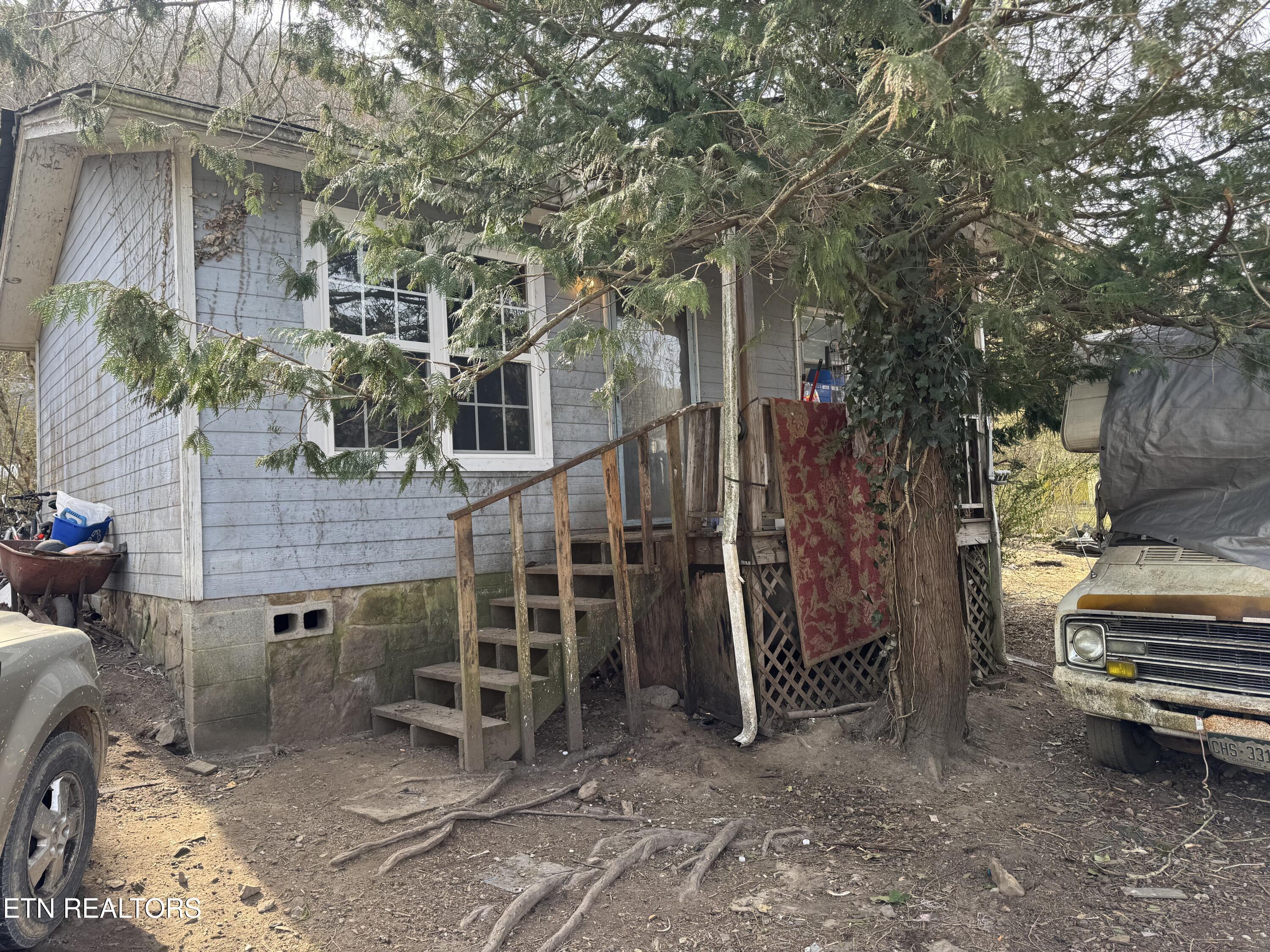 1114 Highway 25w S Lafollette TN 37766