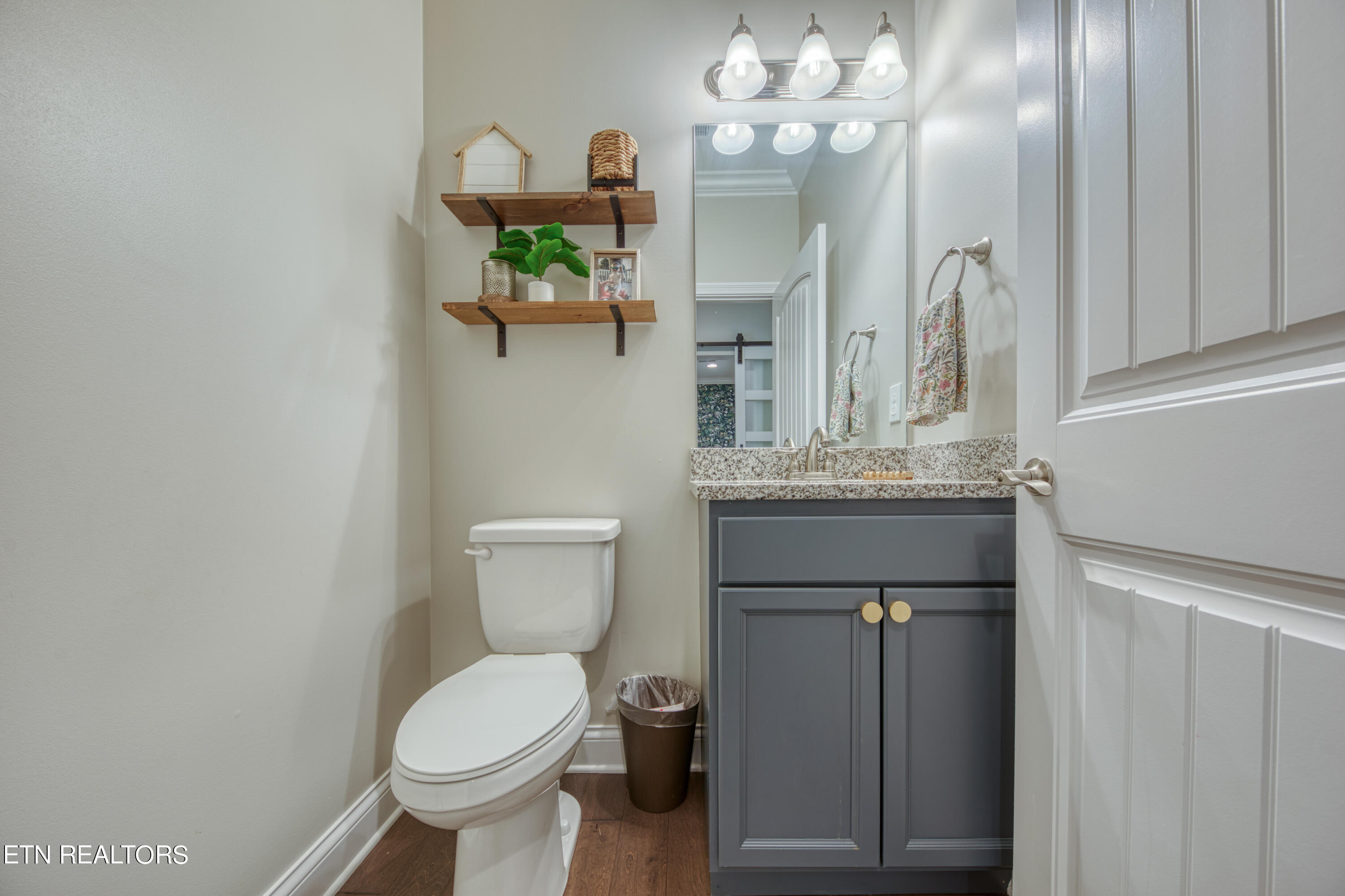 2216 Old Hickory Lane Lenoir City TN 37772