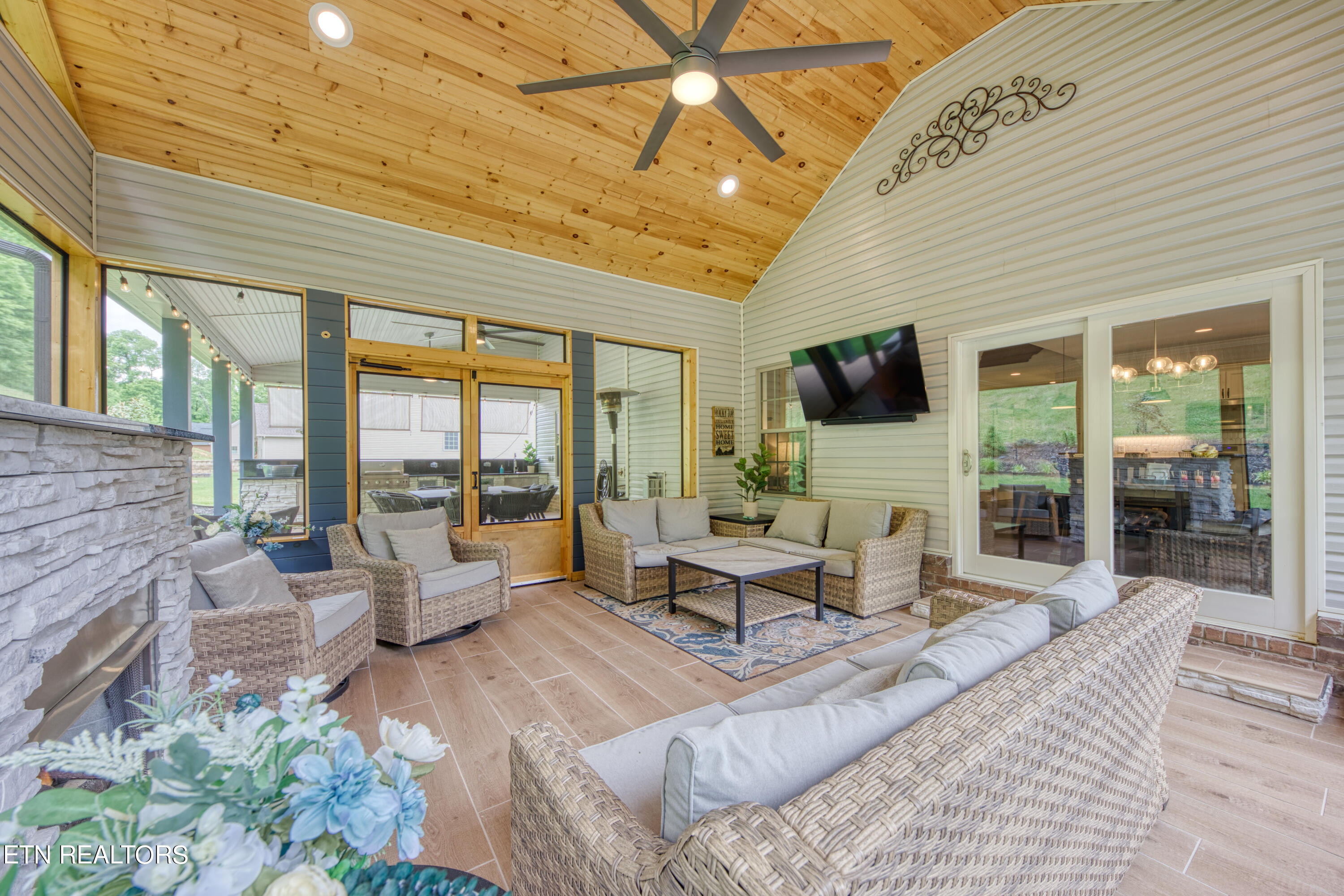 2216 Old Hickory Lane Lenoir City TN 37772