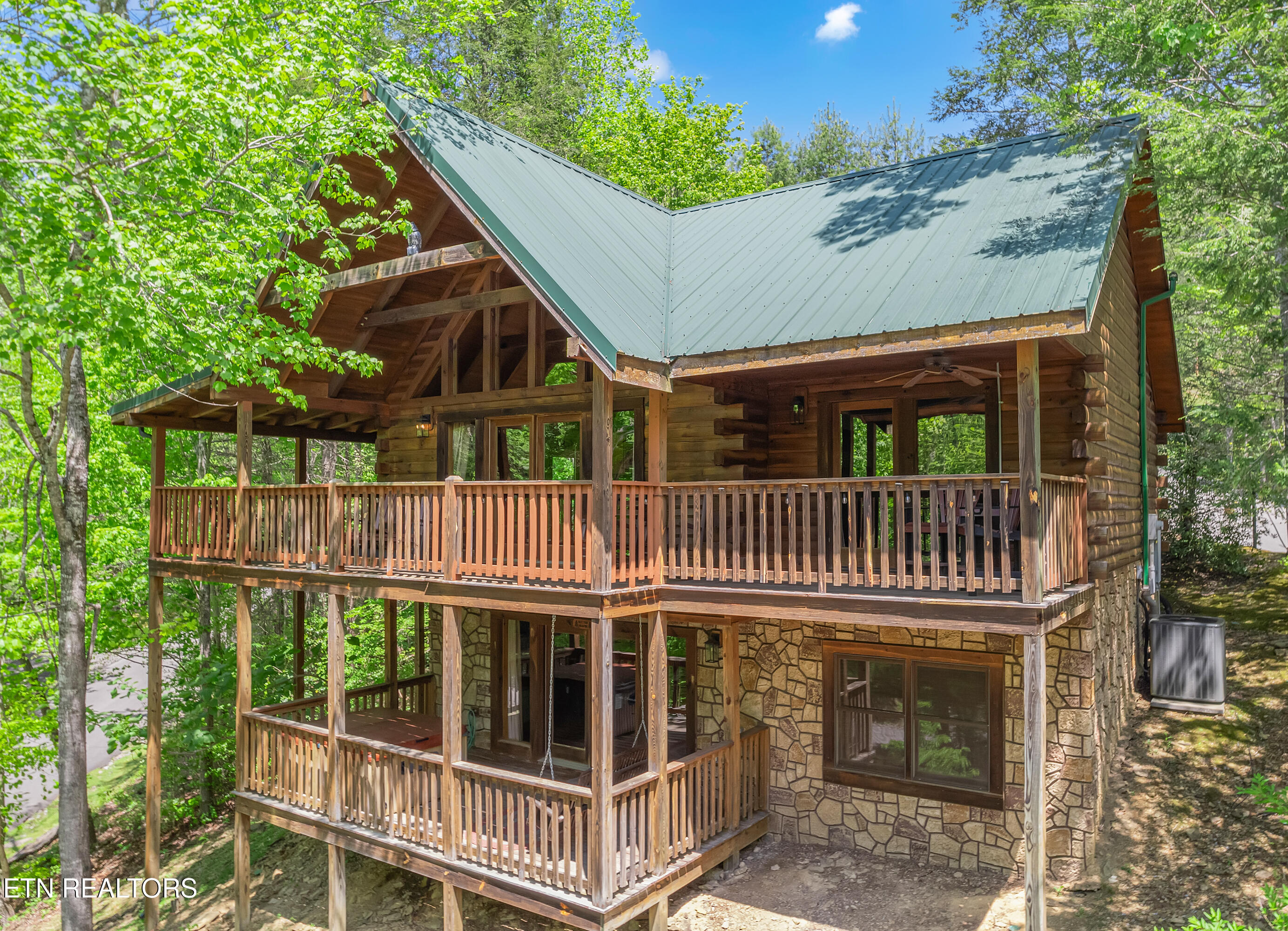 721 Poplar Falls Way Gatlinburg TN 37738