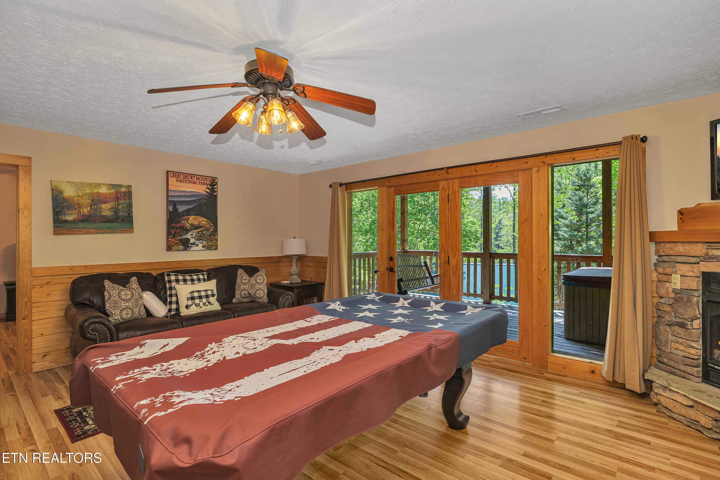 721 Poplar Falls Way Gatlinburg TN 37738