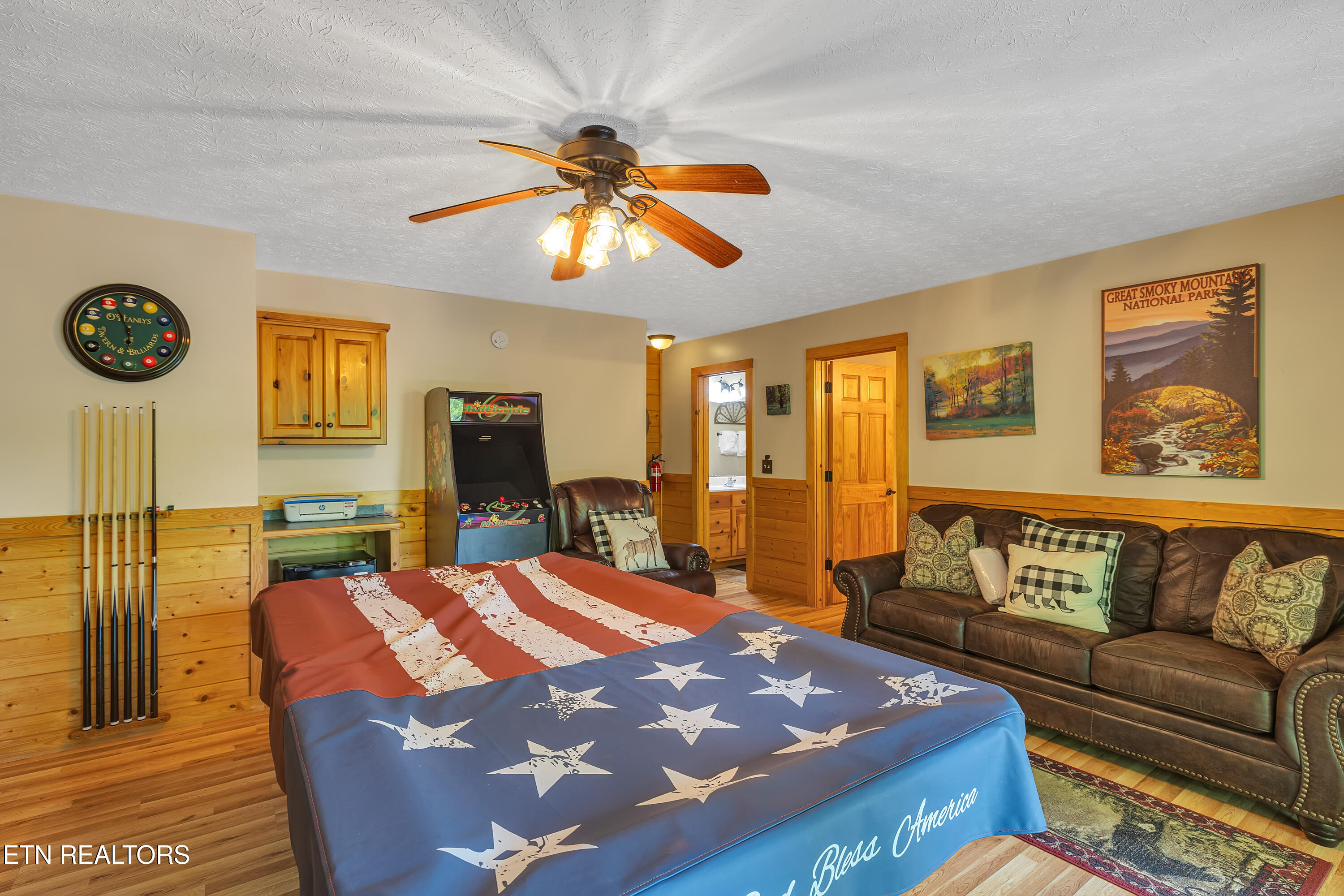 721 Poplar Falls Way Gatlinburg TN 37738