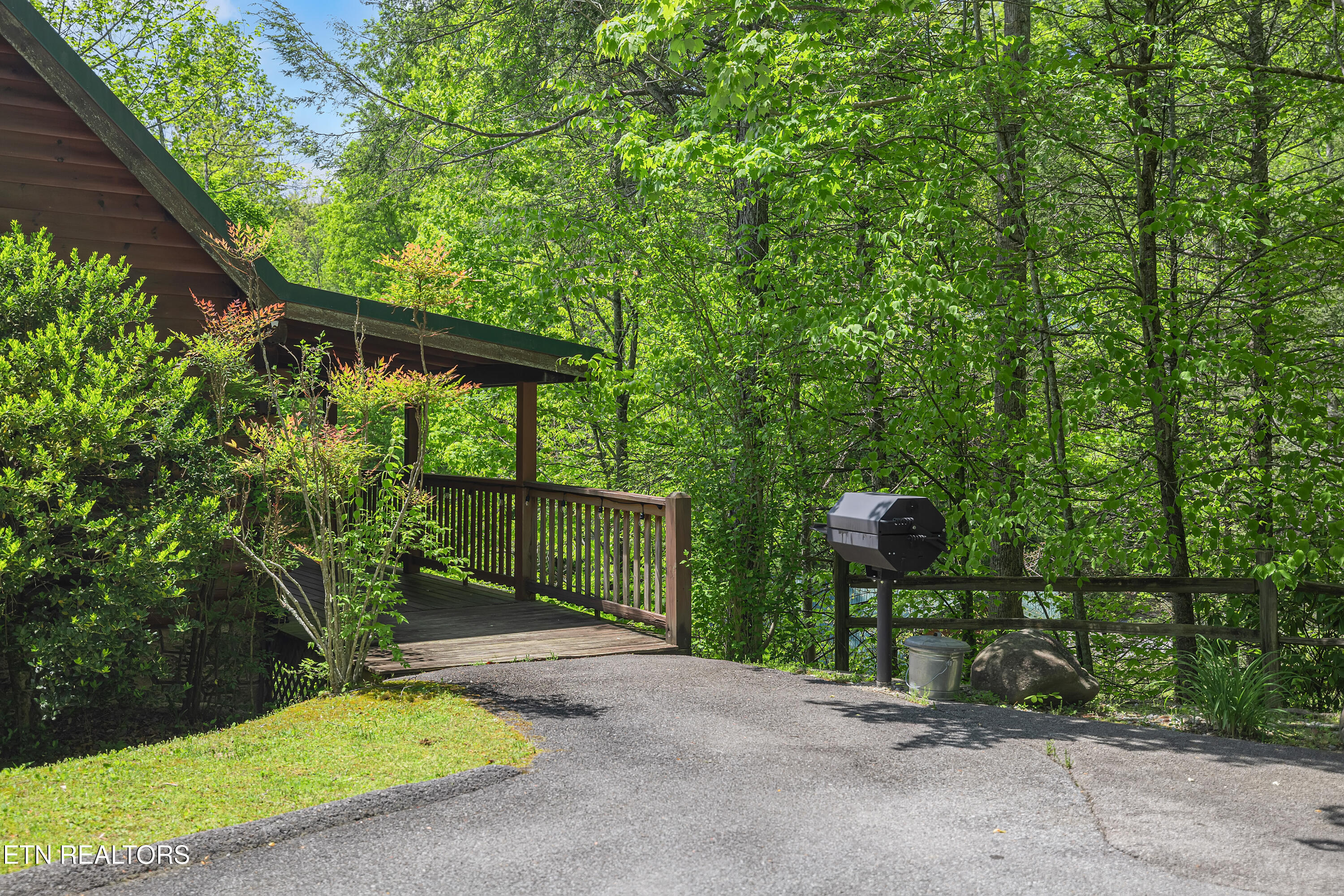 721 Poplar Falls Way Gatlinburg TN 37738