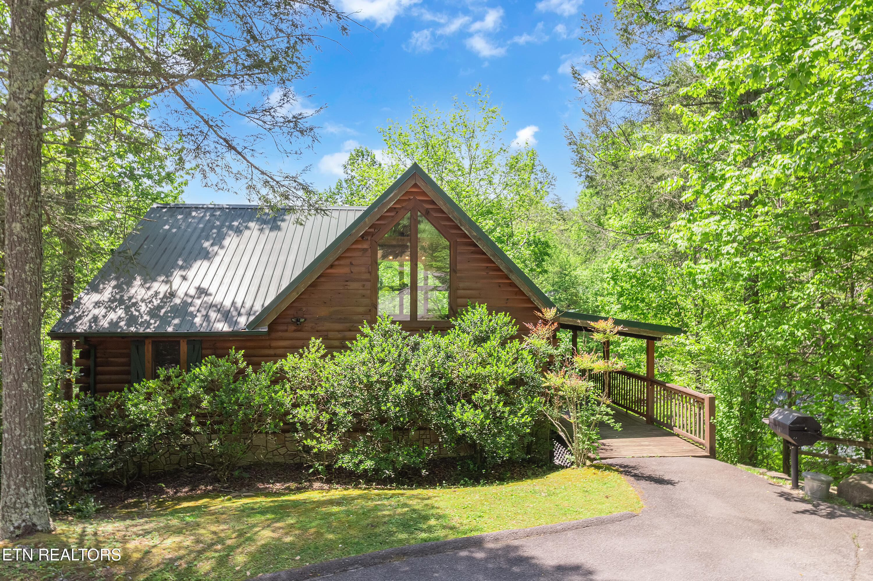 721 Poplar Falls Way Gatlinburg TN 37738