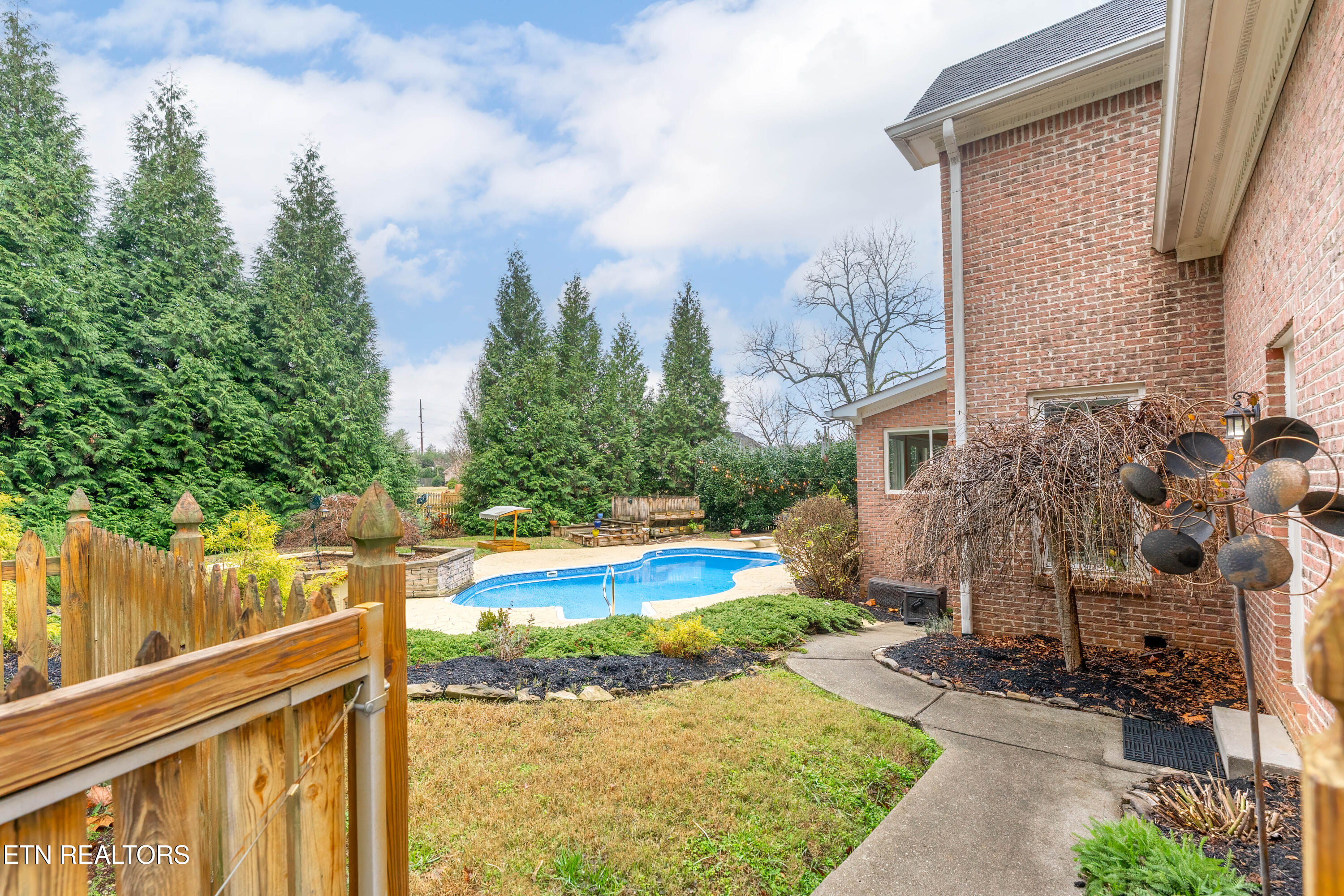 9820 Gentian Lane Knoxville TN 37922