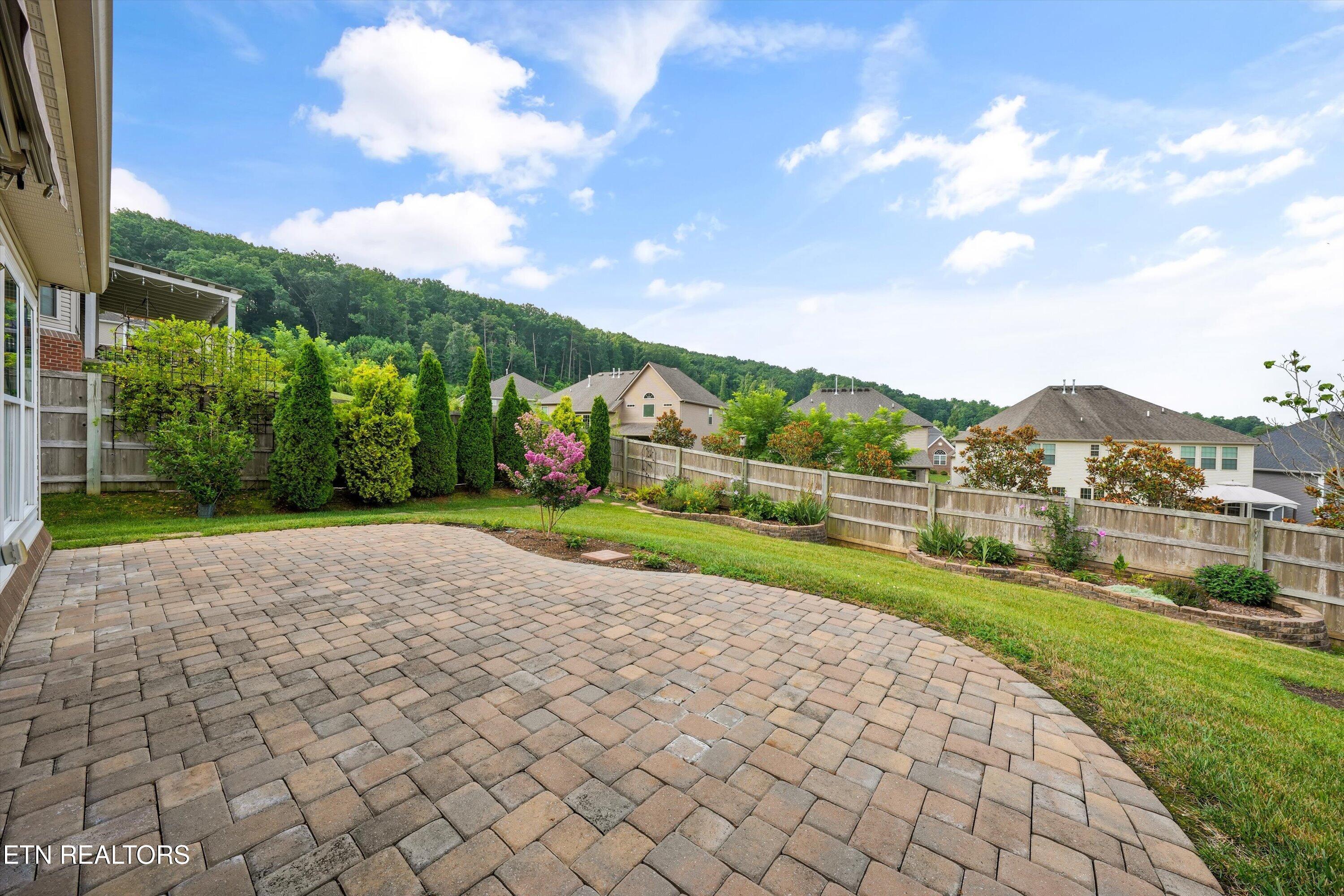 2037 Wooded Mountain Lane Knoxville TN 37922
