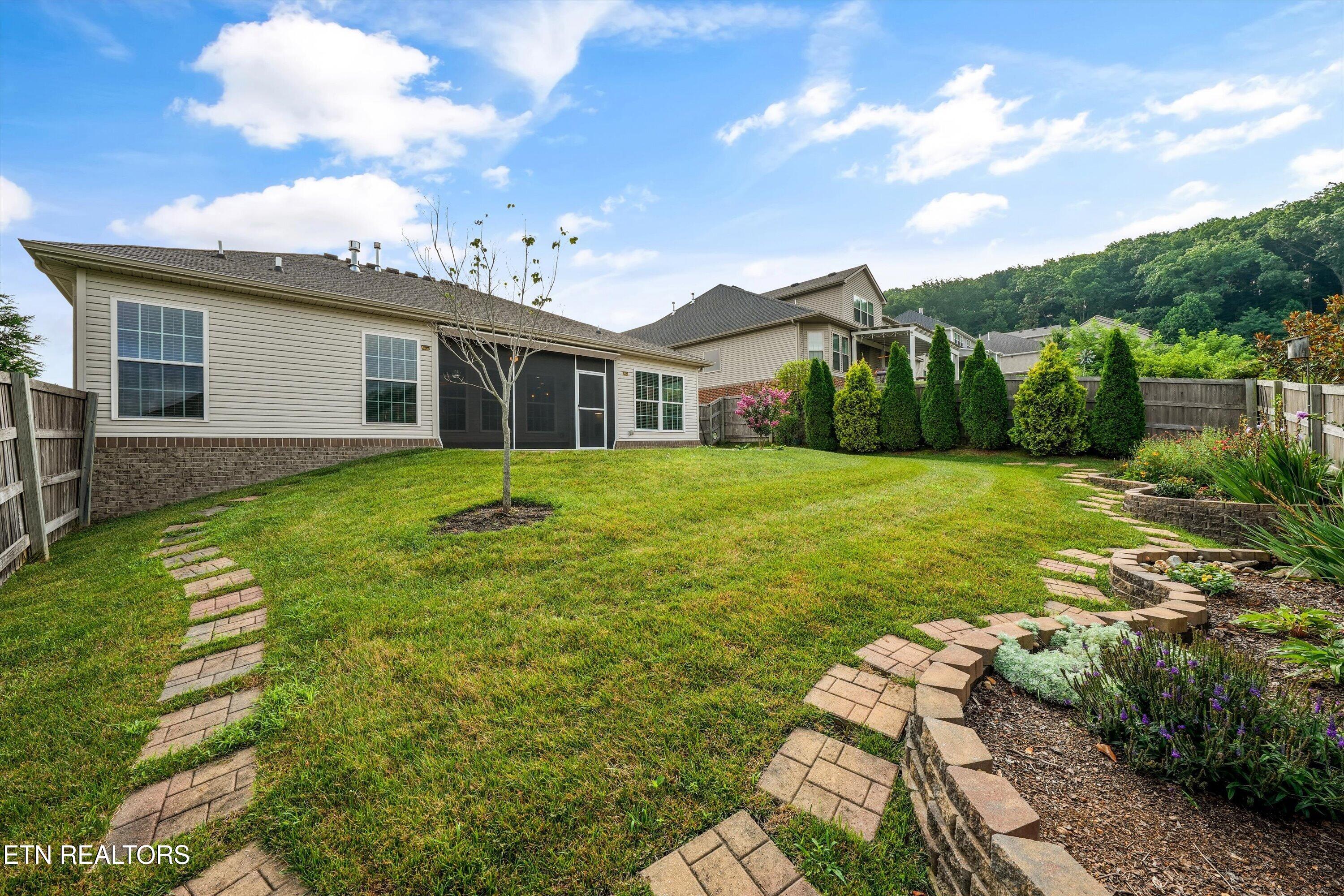 2037 Wooded Mountain Lane Knoxville TN 37922