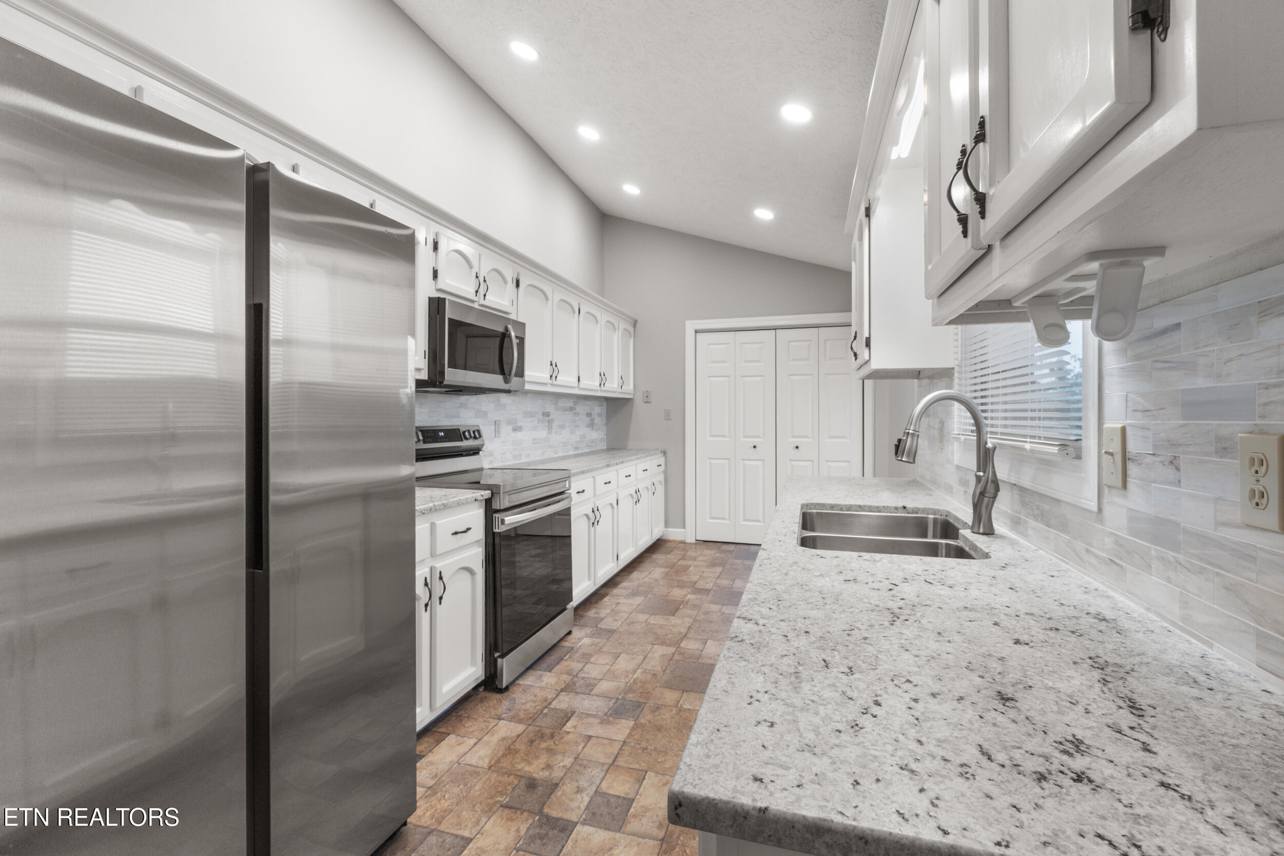 4801 Harbor Drive Morristown TN 37814