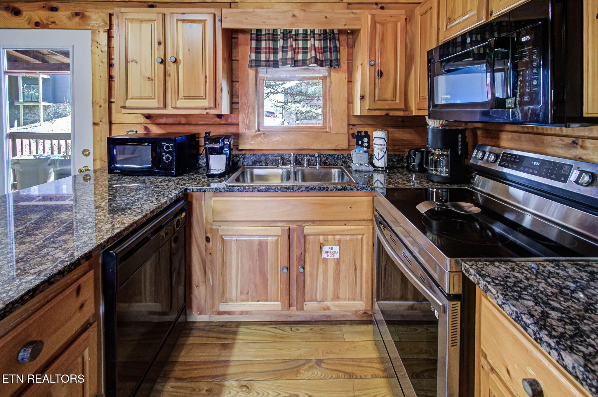 1528 Rainbow Ridge Way Sevierville TN 37862