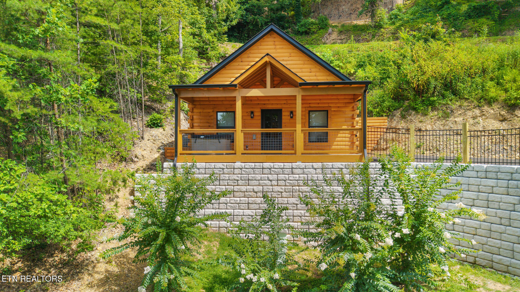 1026 Black Bear Cub Way Sevierville TN 37862