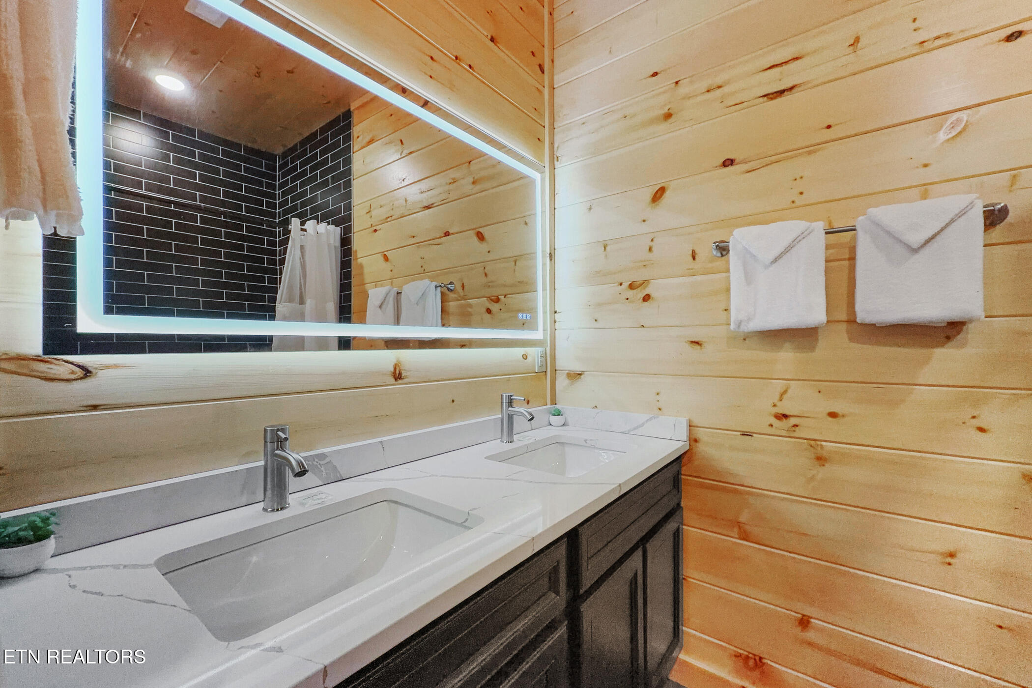1026 Black Bear Cub Way Sevierville TN 37862