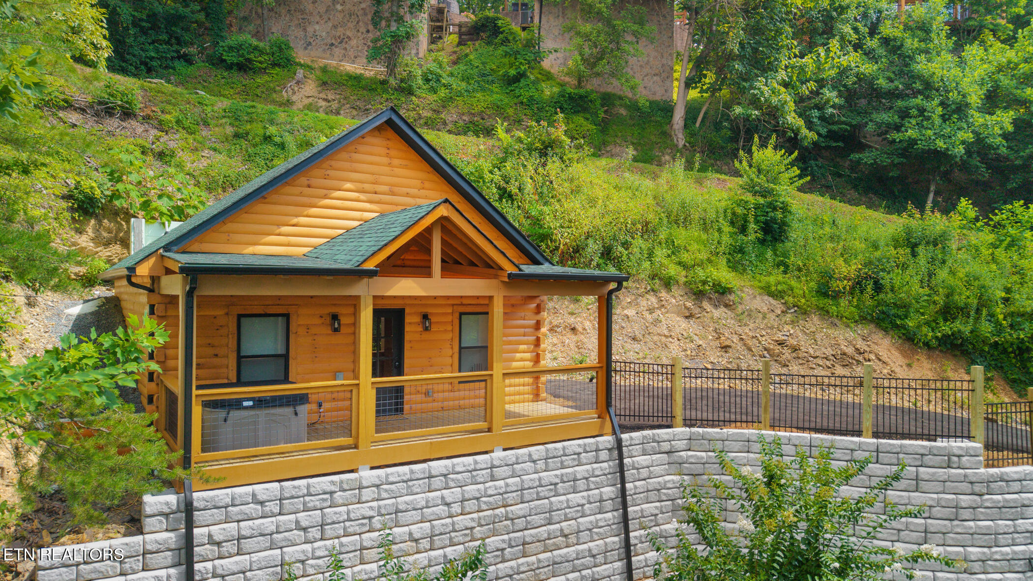 1026 Black Bear Cub Way Sevierville TN 37862