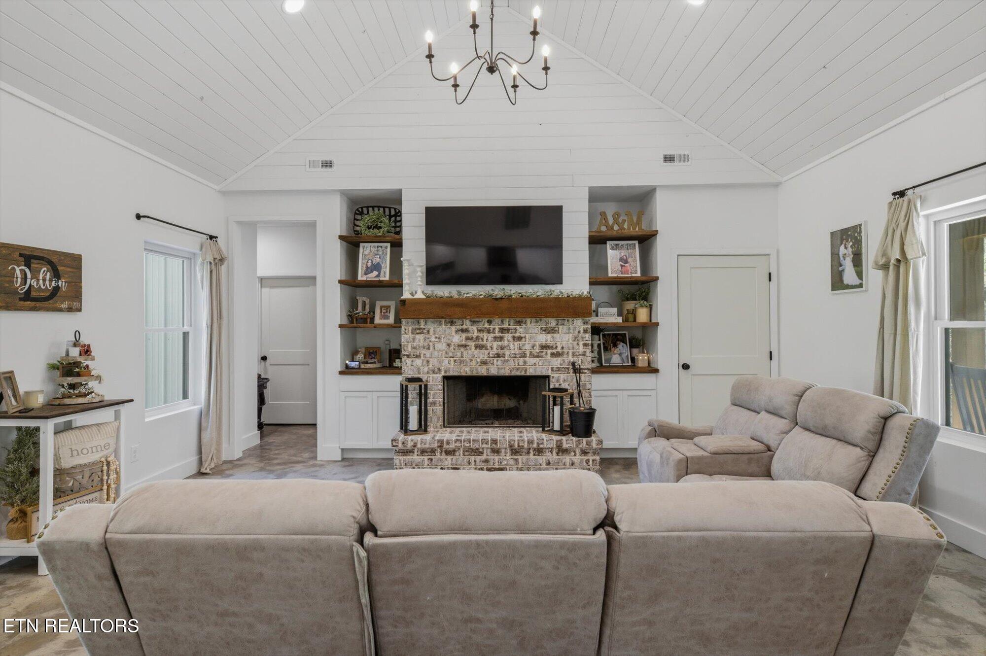 8212 Barker Road Corryton TN 37721