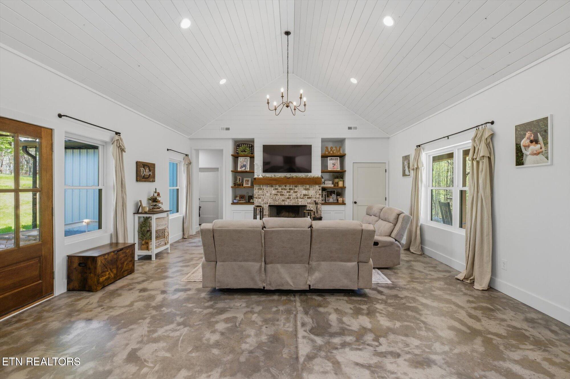 8212 Barker Road Corryton TN 37721