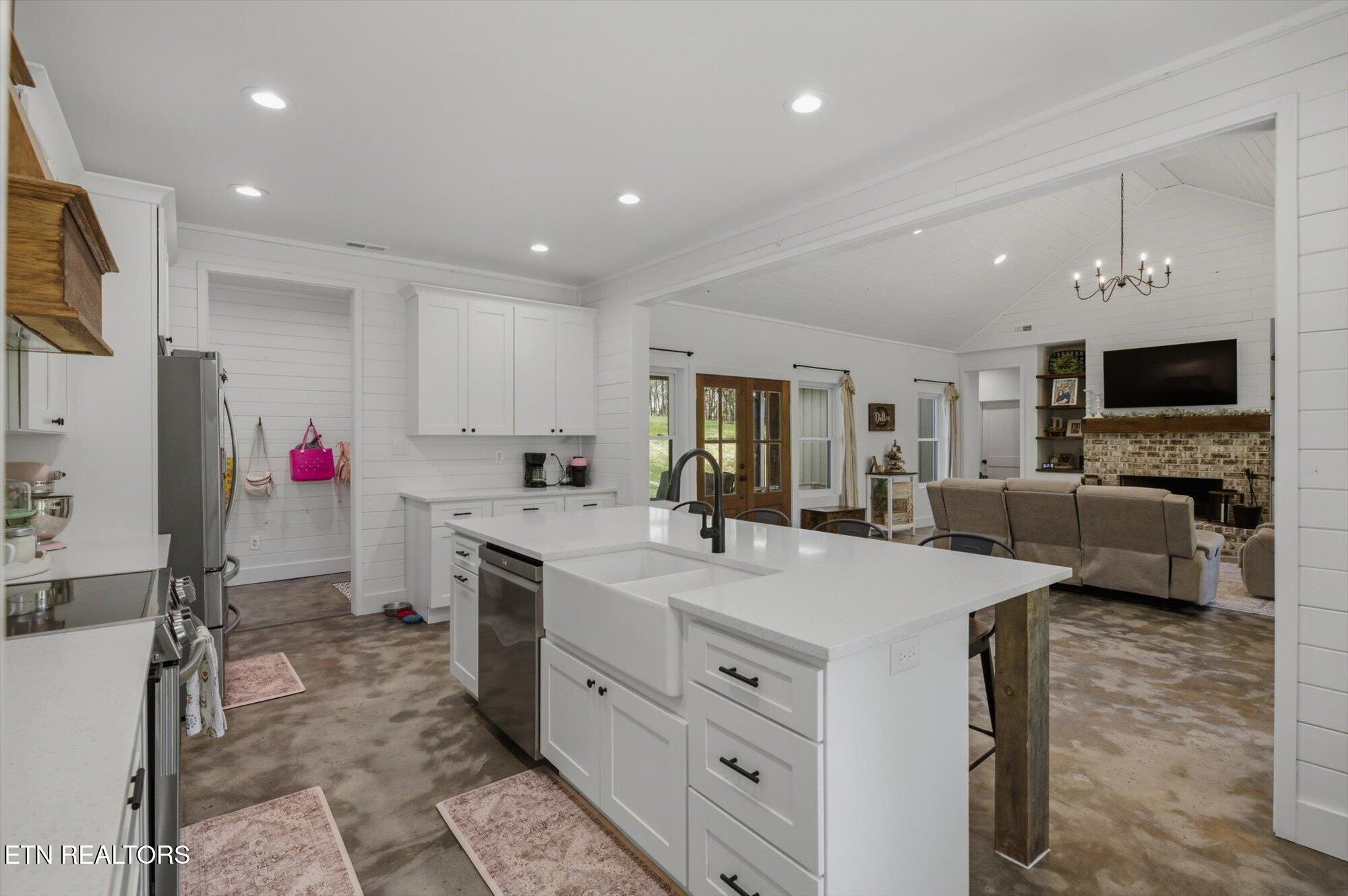 8212 Barker Road Corryton TN 37721