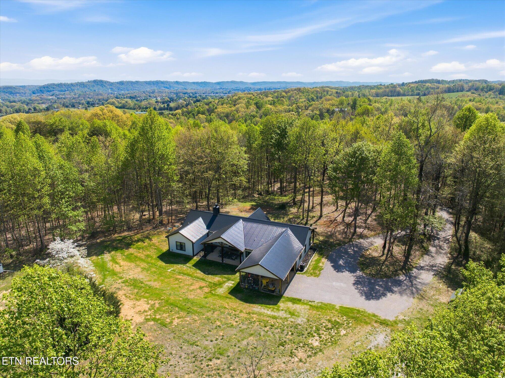 8212 Barker Road Corryton TN 37721