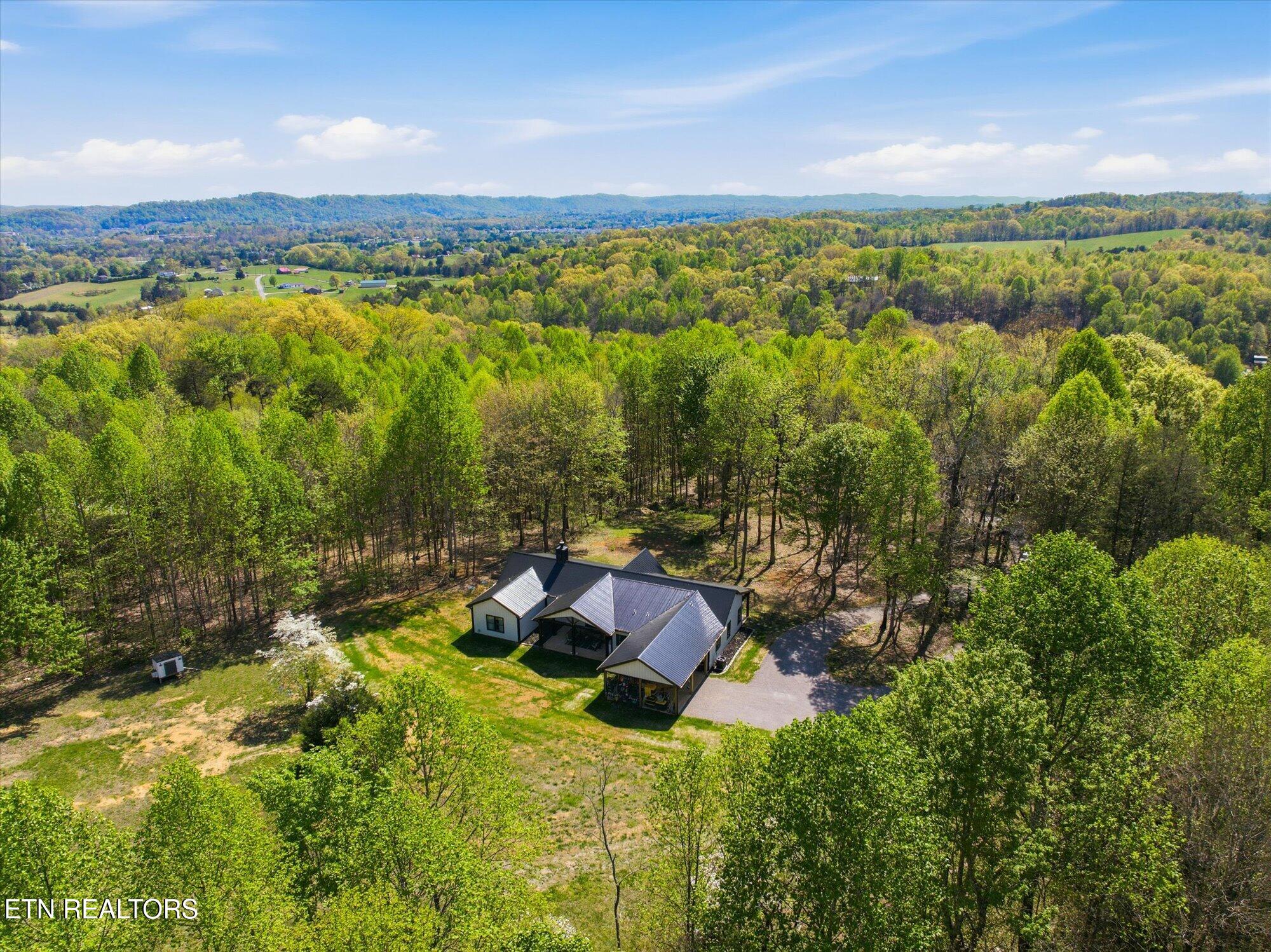 8212 Barker Road Corryton TN 37721