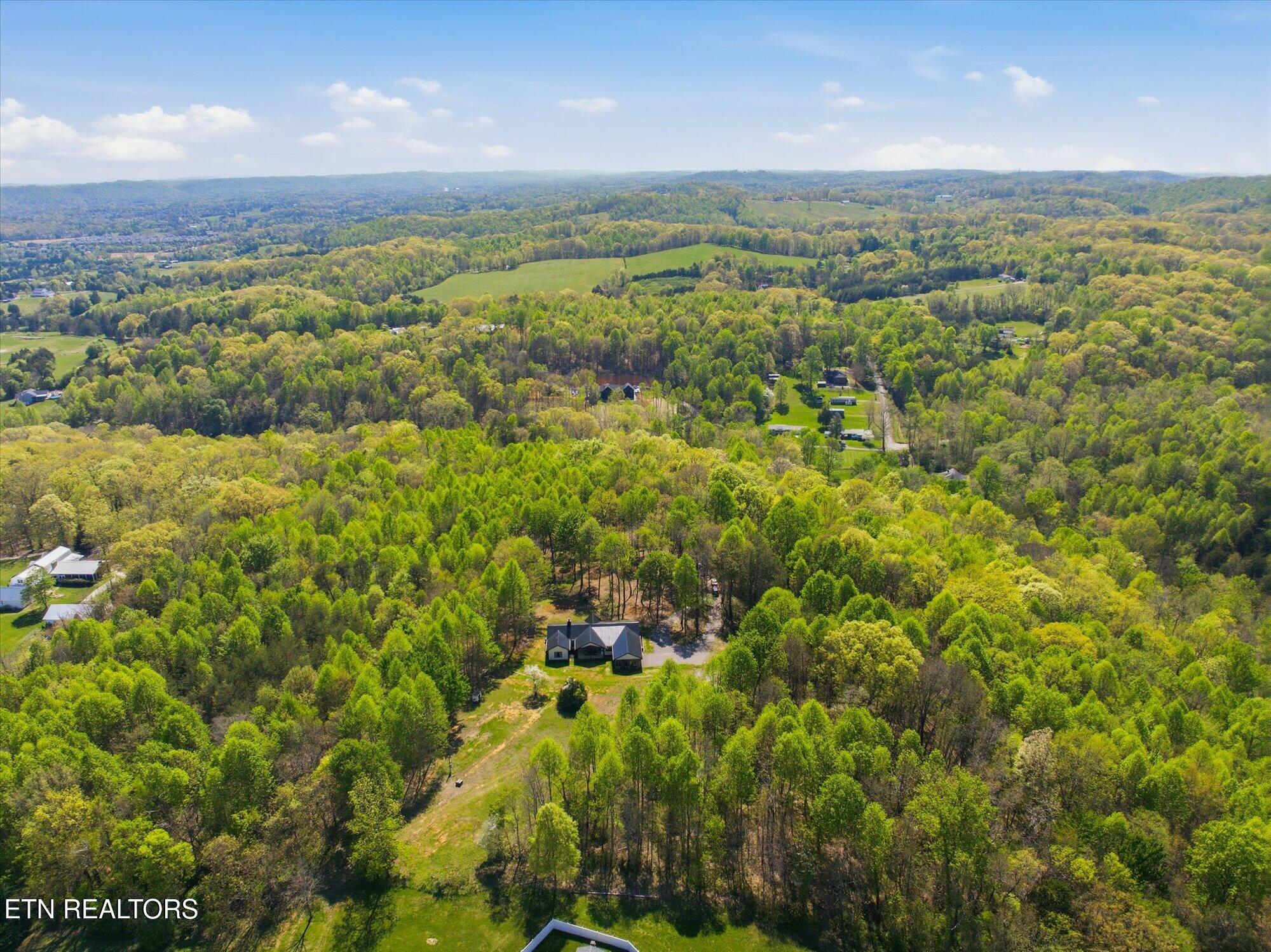 8212 Barker Road Corryton TN 37721