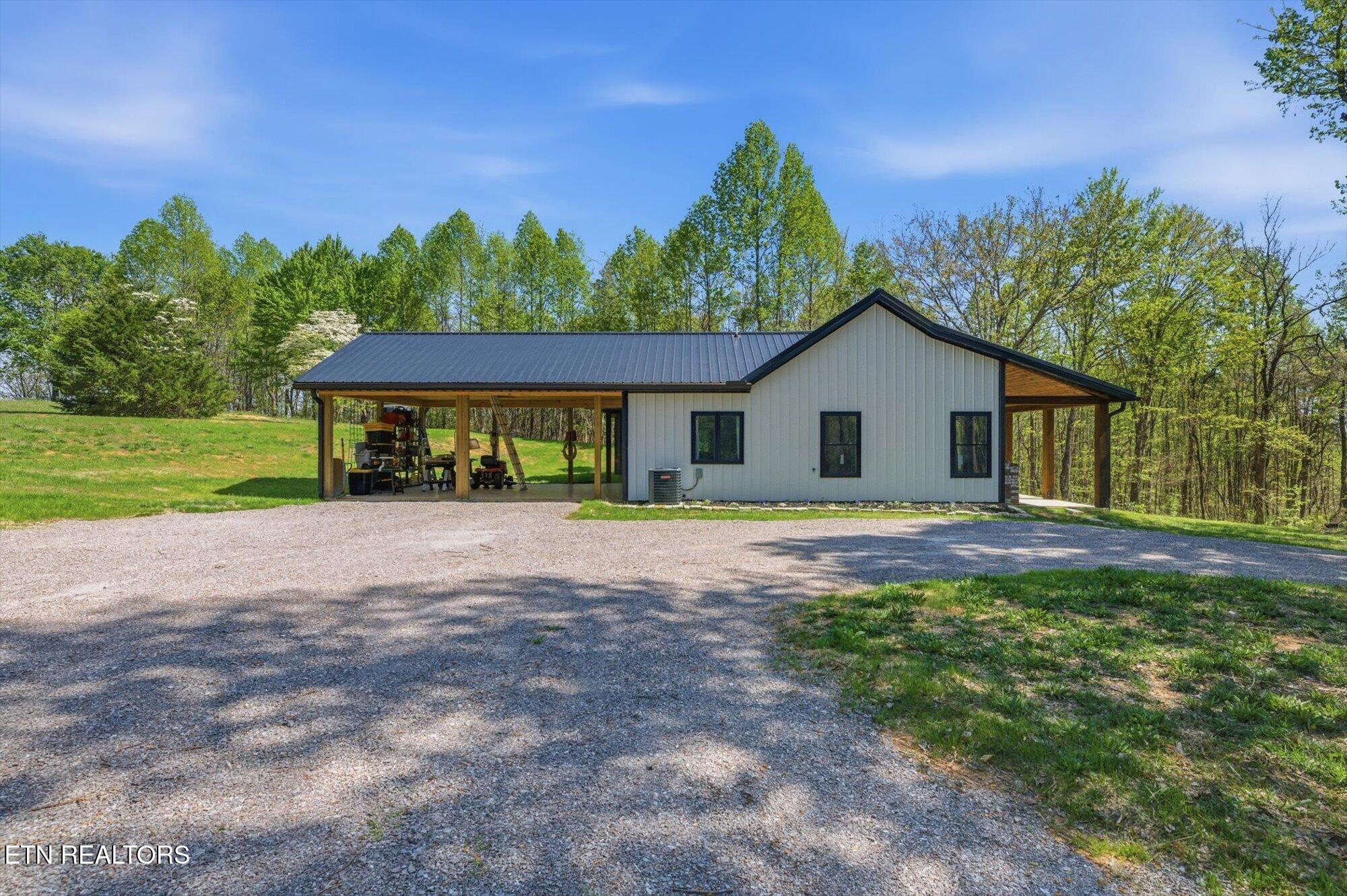 8212 Barker Road Corryton TN 37721
