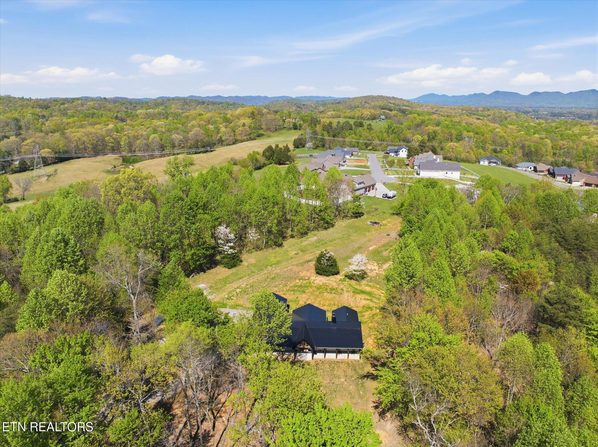8212 Barker Road Corryton TN 37721