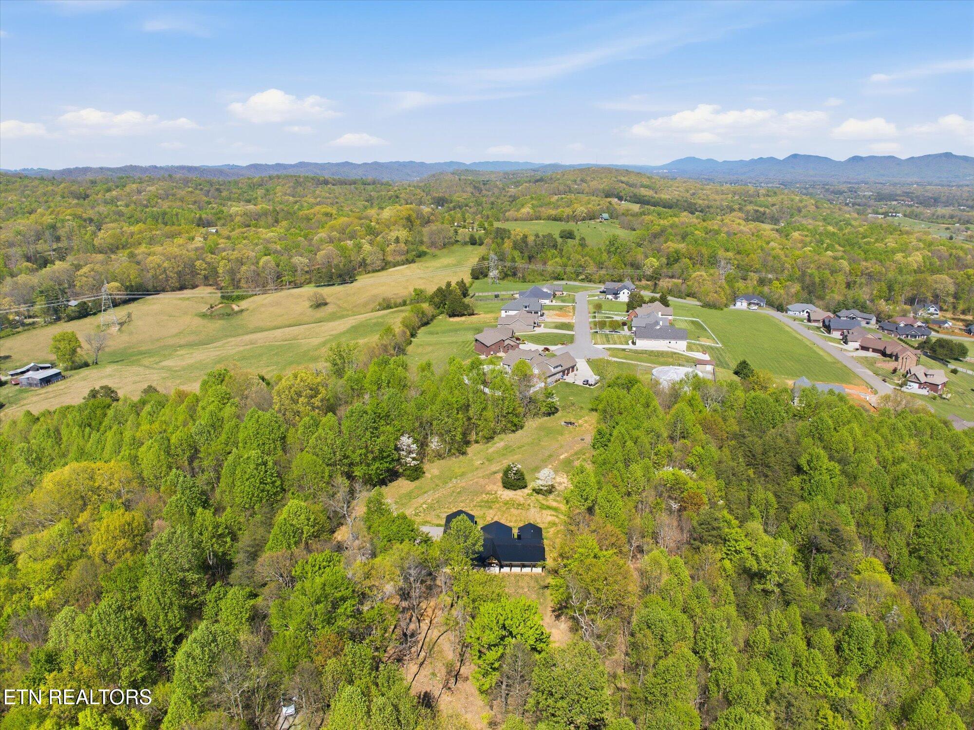 8212 Barker Road Corryton TN 37721