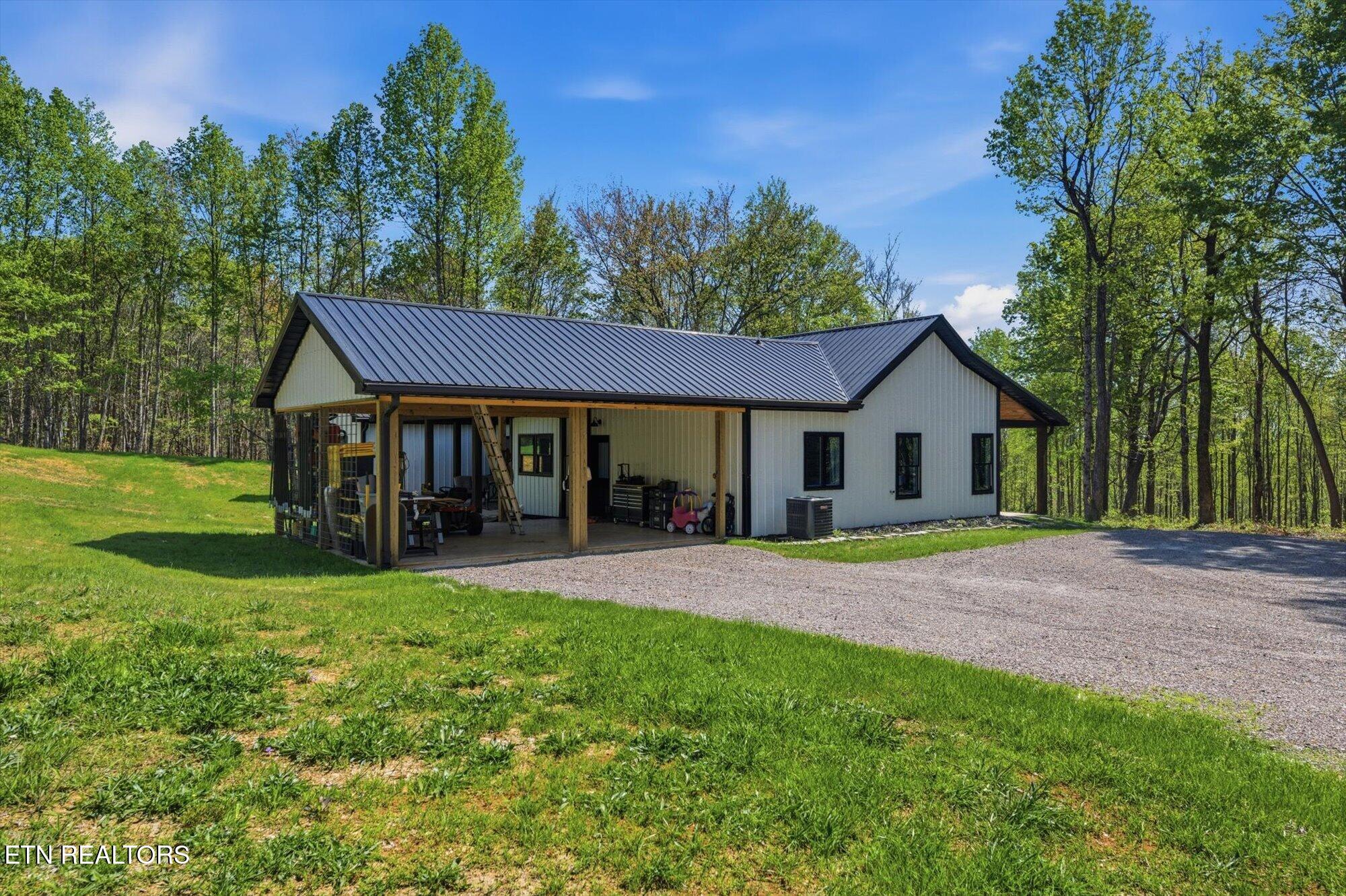 8212 Barker Road Corryton TN 37721