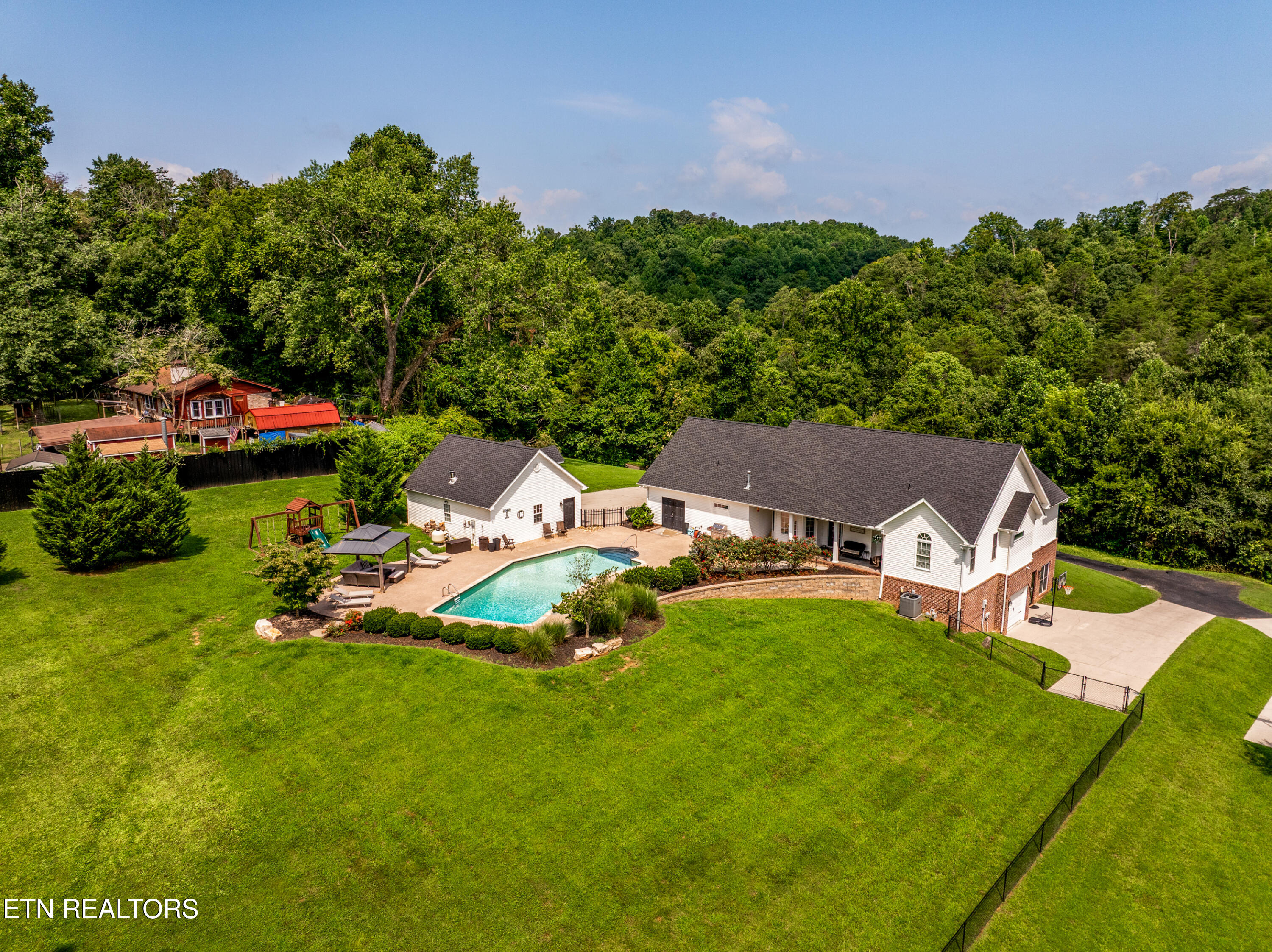 192 Marcowe Drive Clinton TN 37716