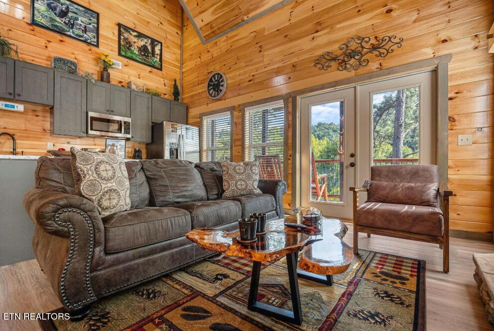 1009 Silver Poplar Lane Sevierville TN 37876