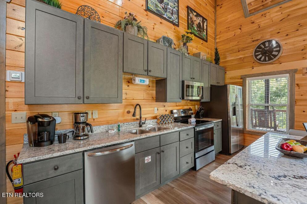 1009 Silver Poplar Lane Sevierville TN 37876