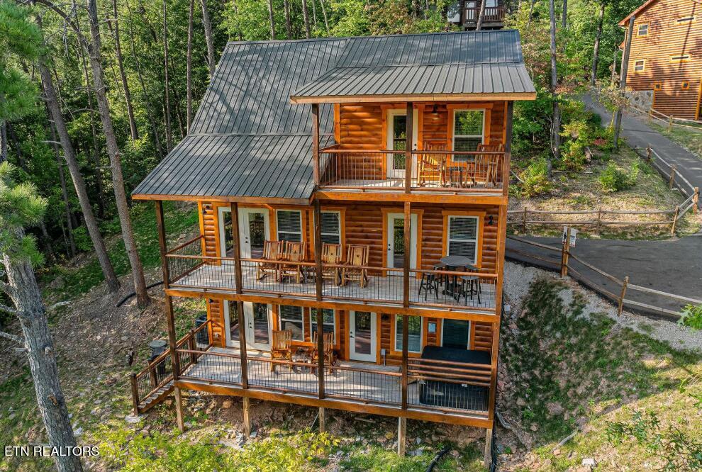 1009 Silver Poplar Lane Sevierville TN 37876