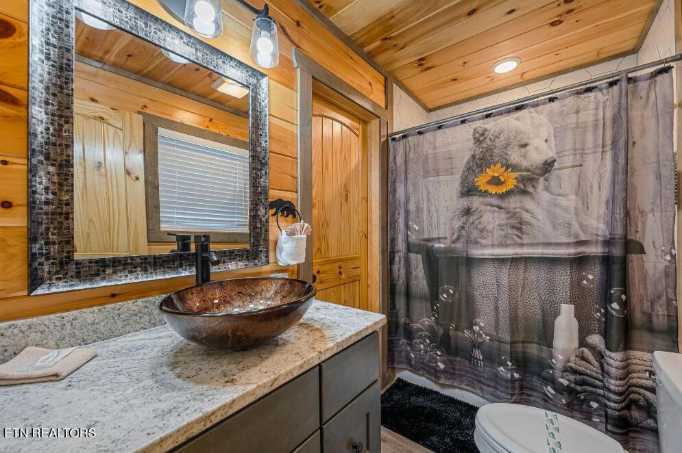 1009 Silver Poplar Lane Sevierville TN 37876