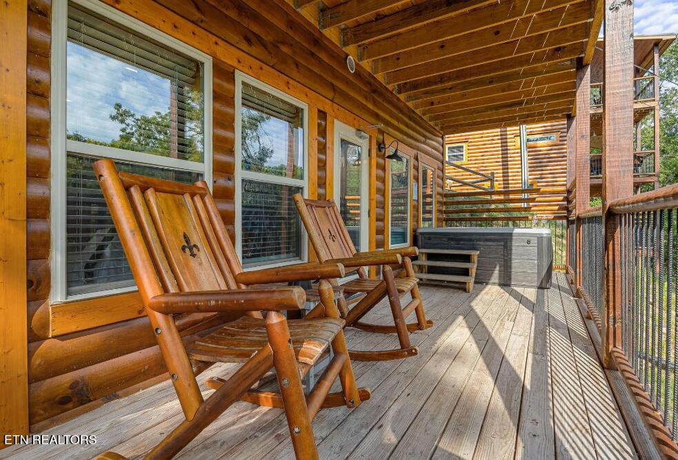 1009 Silver Poplar Lane Sevierville TN 37876