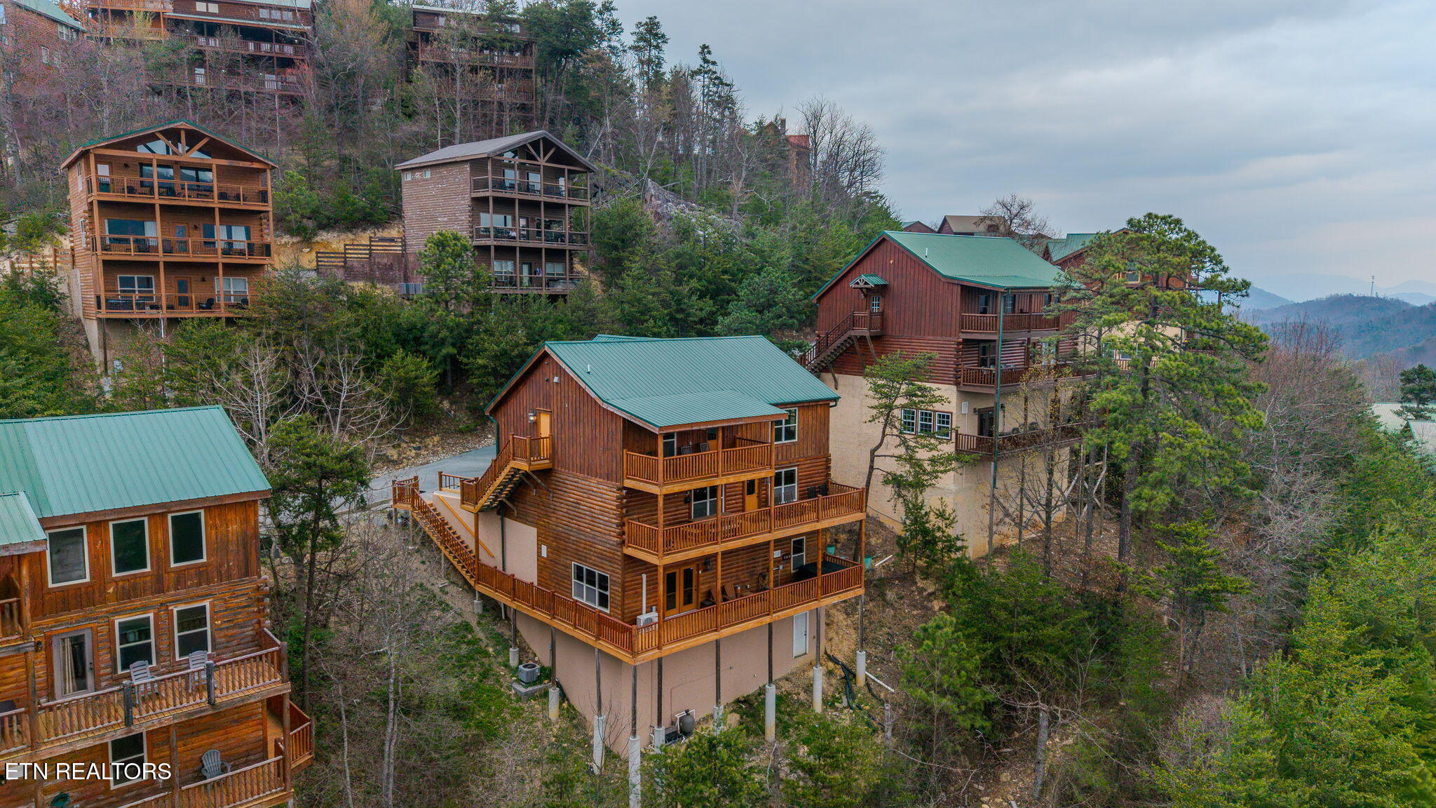 4831 Highland Place Way Pigeon Forge TN 37863