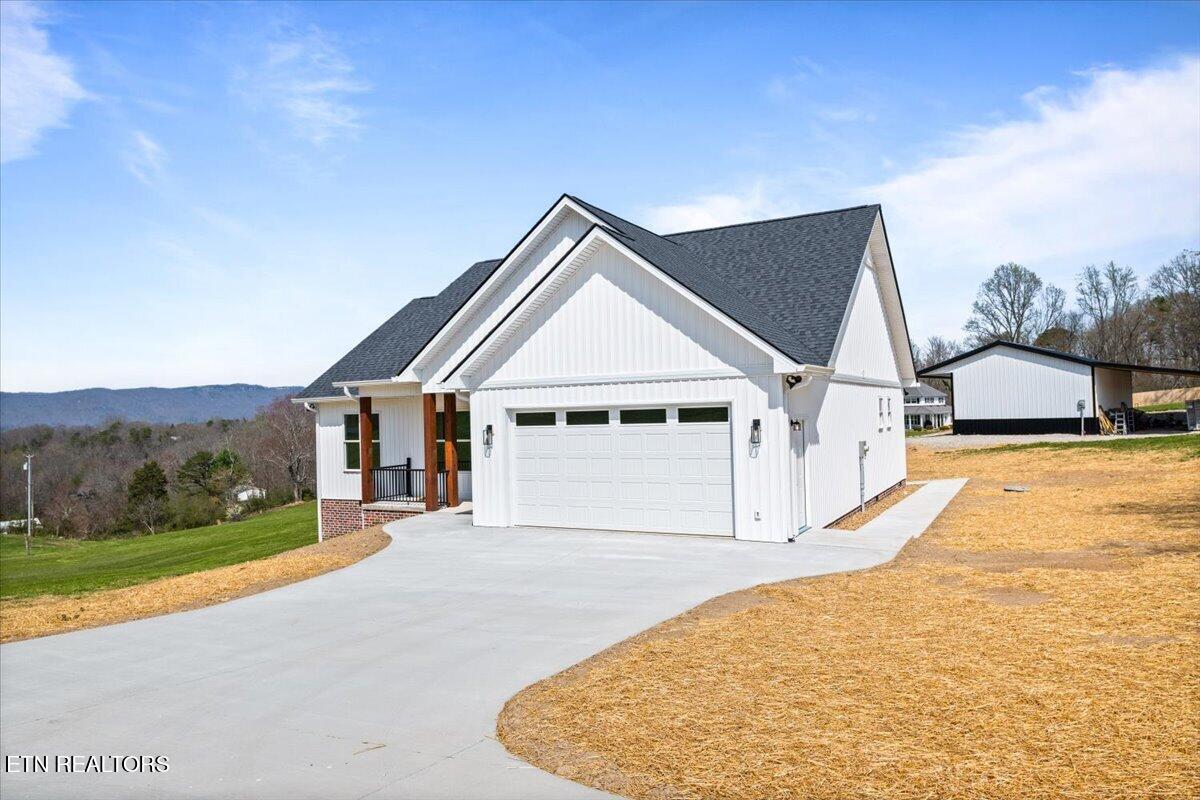 2271 Long Hollow Road Lafollette TN 37766
