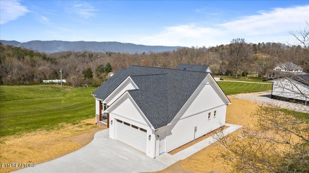 2271 Long Hollow Road Lafollette TN 37766