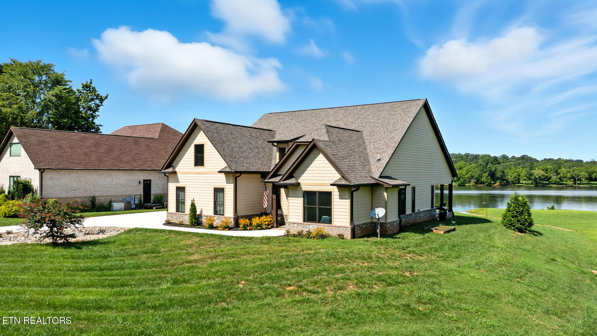 659 Quiet River Lane Loudon TN 37774