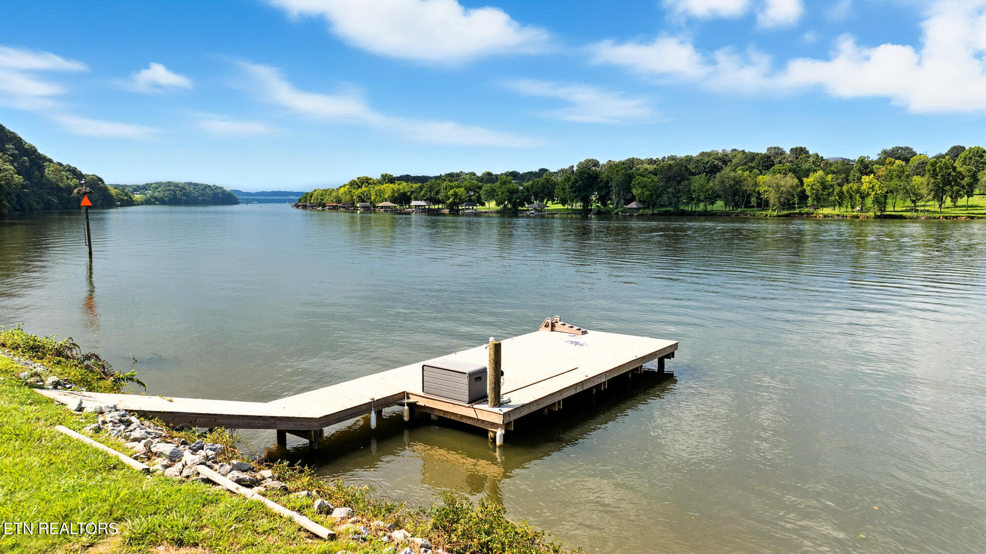 659 Quiet River Lane Loudon TN 37774