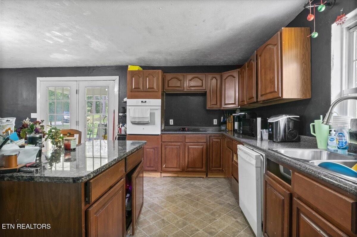 330 Dilbeck Lane Caryville TN 37714