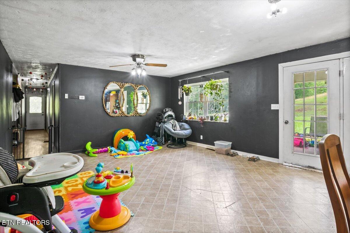 330 Dilbeck Lane Caryville TN 37714